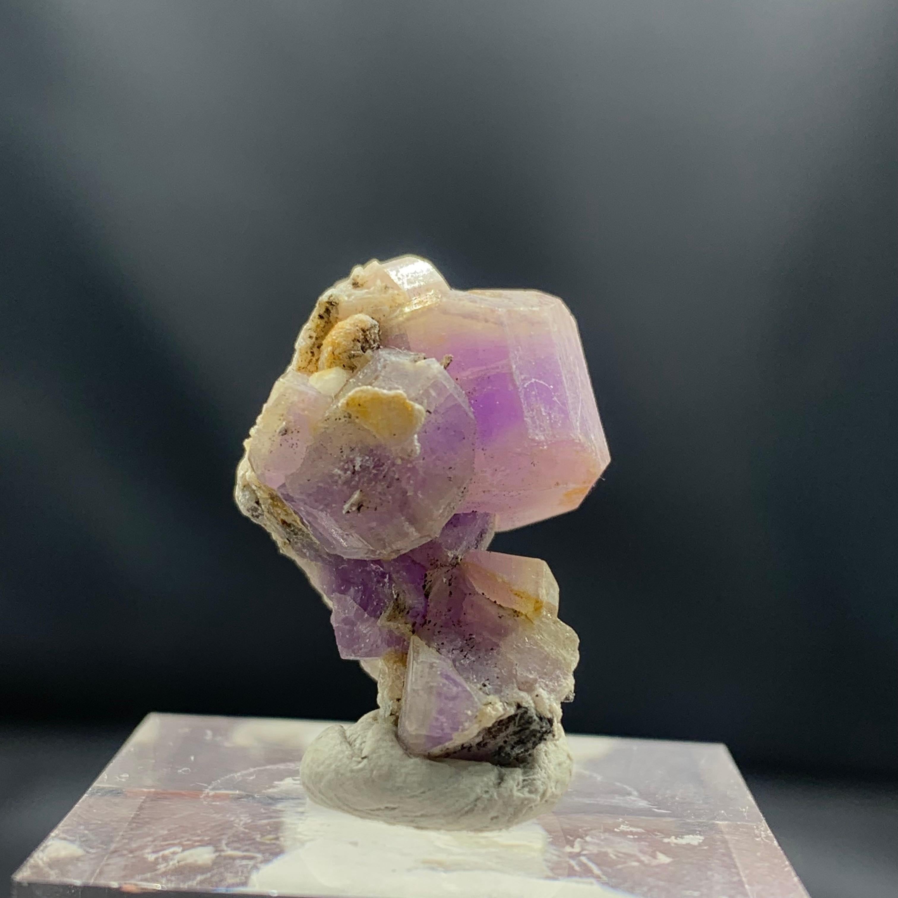 Natural lovely purple appetite bunch specimen from Pakistan
WEIGHT: 29.70 grams
DIMENSIONS: 2.4 x 1.7 x 1.4 Cm
ORIGIN : Pakistan
TREATMENT None

The Fluorite meaning comes from the Latin word for flux, referring to the gems ability to flow in flux