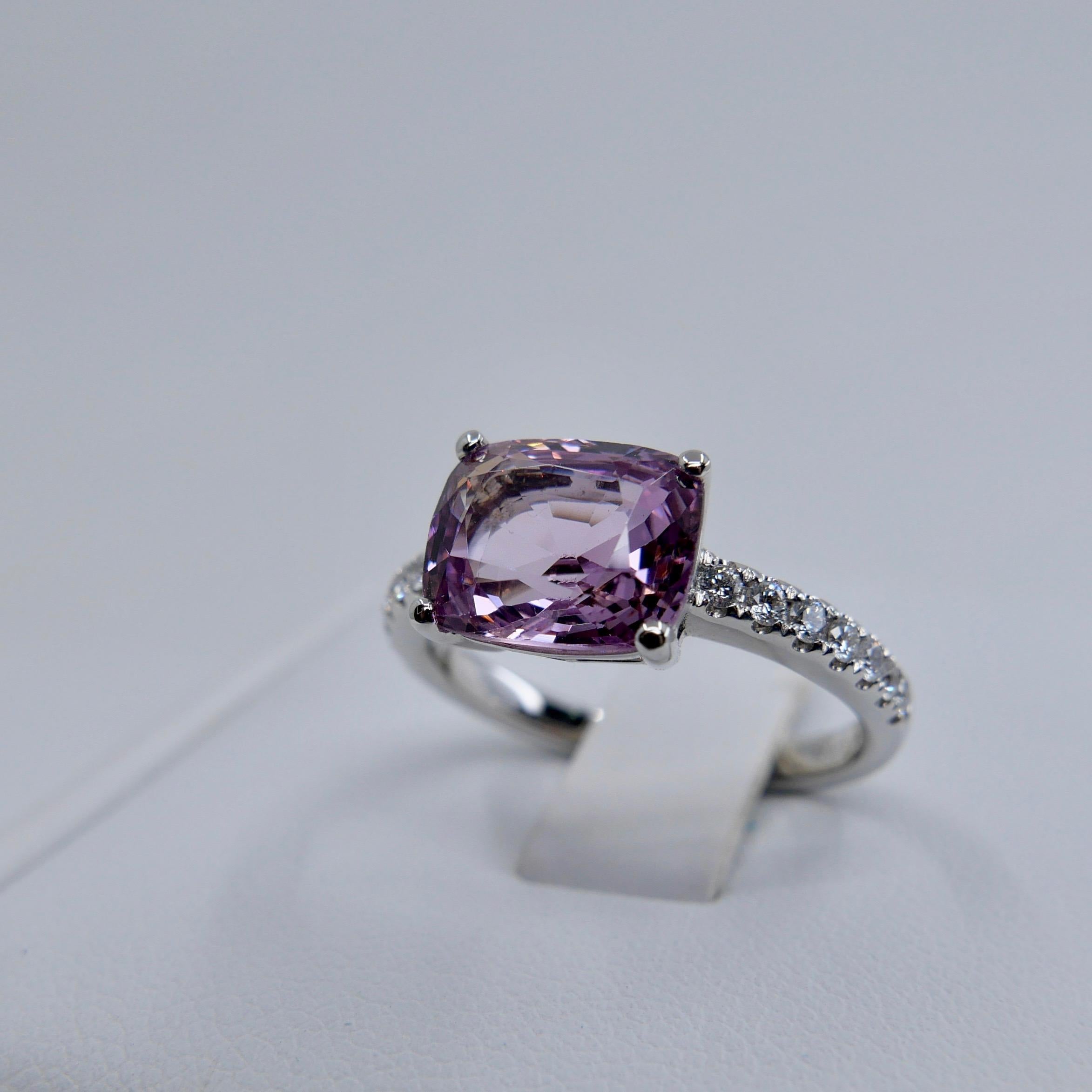 Natural 2.99 Carat Purple Spinel and Diamond Ring Set in 18 Karat White Gold In New Condition In Hong Kong, HK