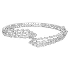 Bracelet jonc enveloppant en or blanc 14 carats avec diamants ronds baguettes naturels de 3 carats
