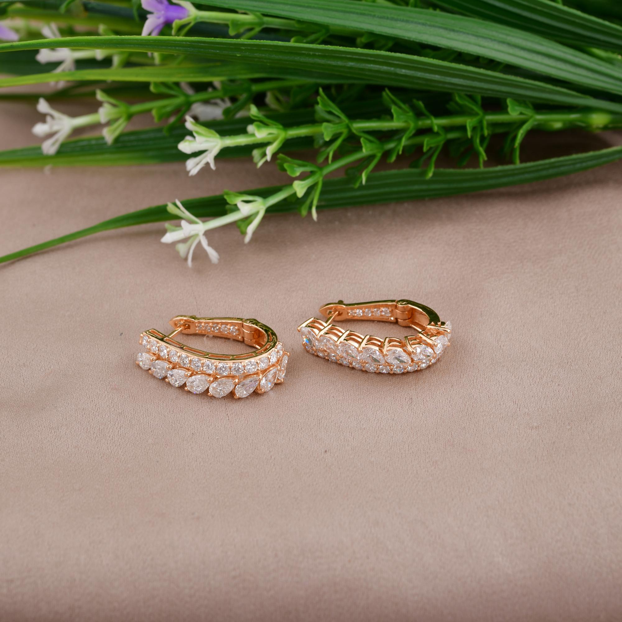 Créoles en or jaune 18 carats avec diamants naturels de 3 carats de pureté SI Neuf - En vente à Diera, Dubai