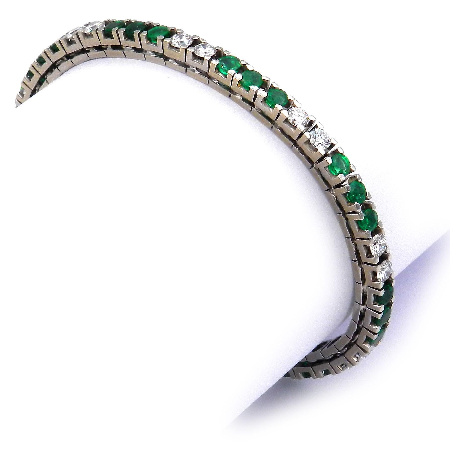 Brilliant Cut Natural 3 ct Emerald and 3.67ct Diamond 18K White Gold Tennis Bracelet For Sale