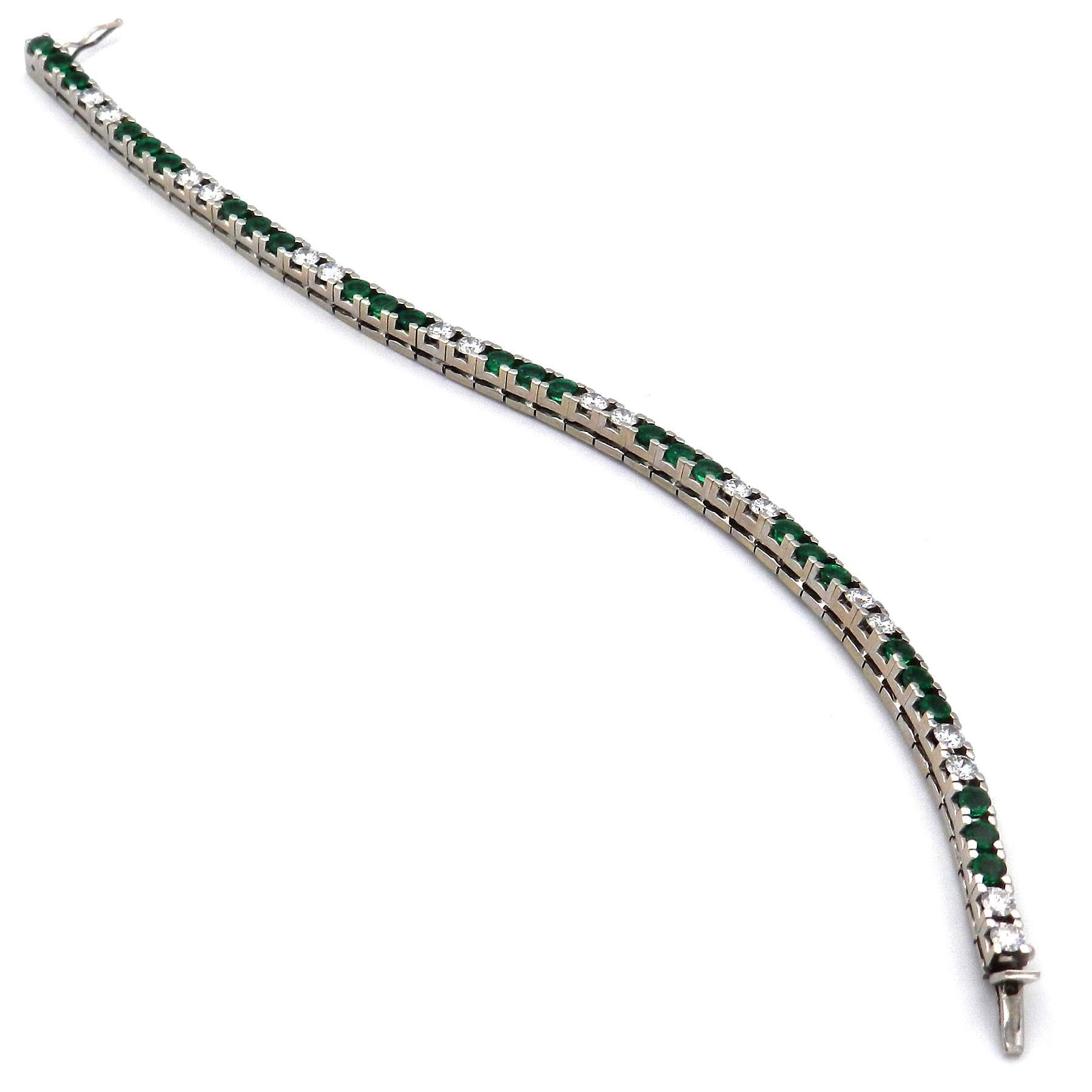 Natural 3 ct Emerald and 3.67ct Diamond 18K White Gold Tennis Bracelet For Sale 1