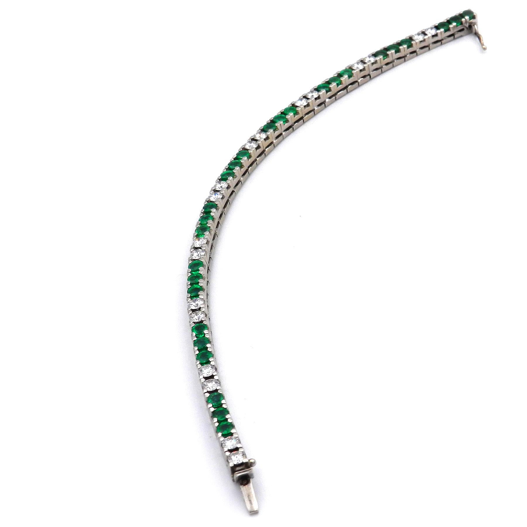 Natural 3 ct Emerald and 3.67ct Diamond 18K White Gold Tennis Bracelet For Sale 2