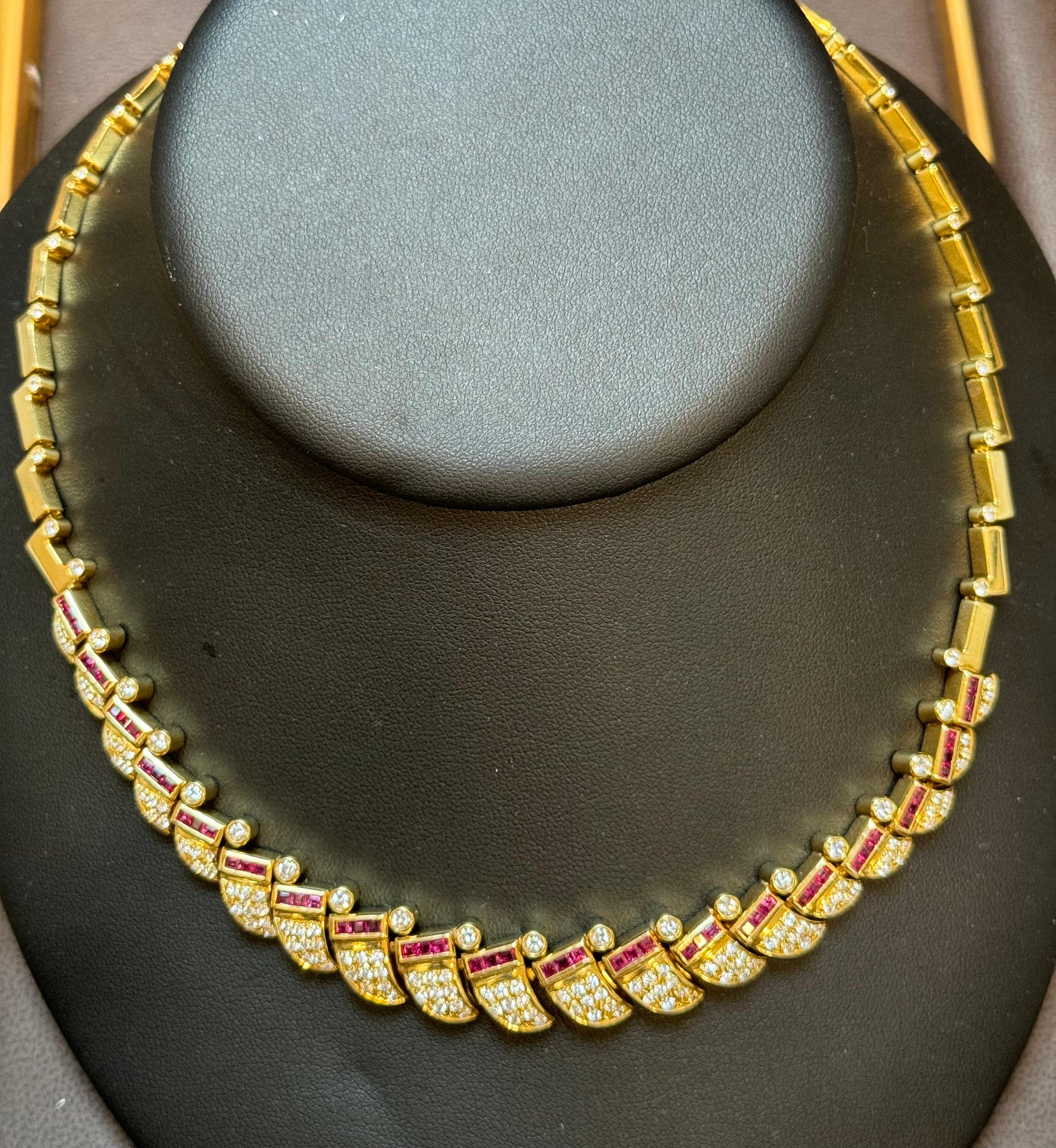 Collar de Rubí Natural de 3 Ct y Diamantes de 4 Ct Oro Amarillo de 18 Kilates  75 Gramos, 18 Inc en Excelente estado para la venta en New York, NY