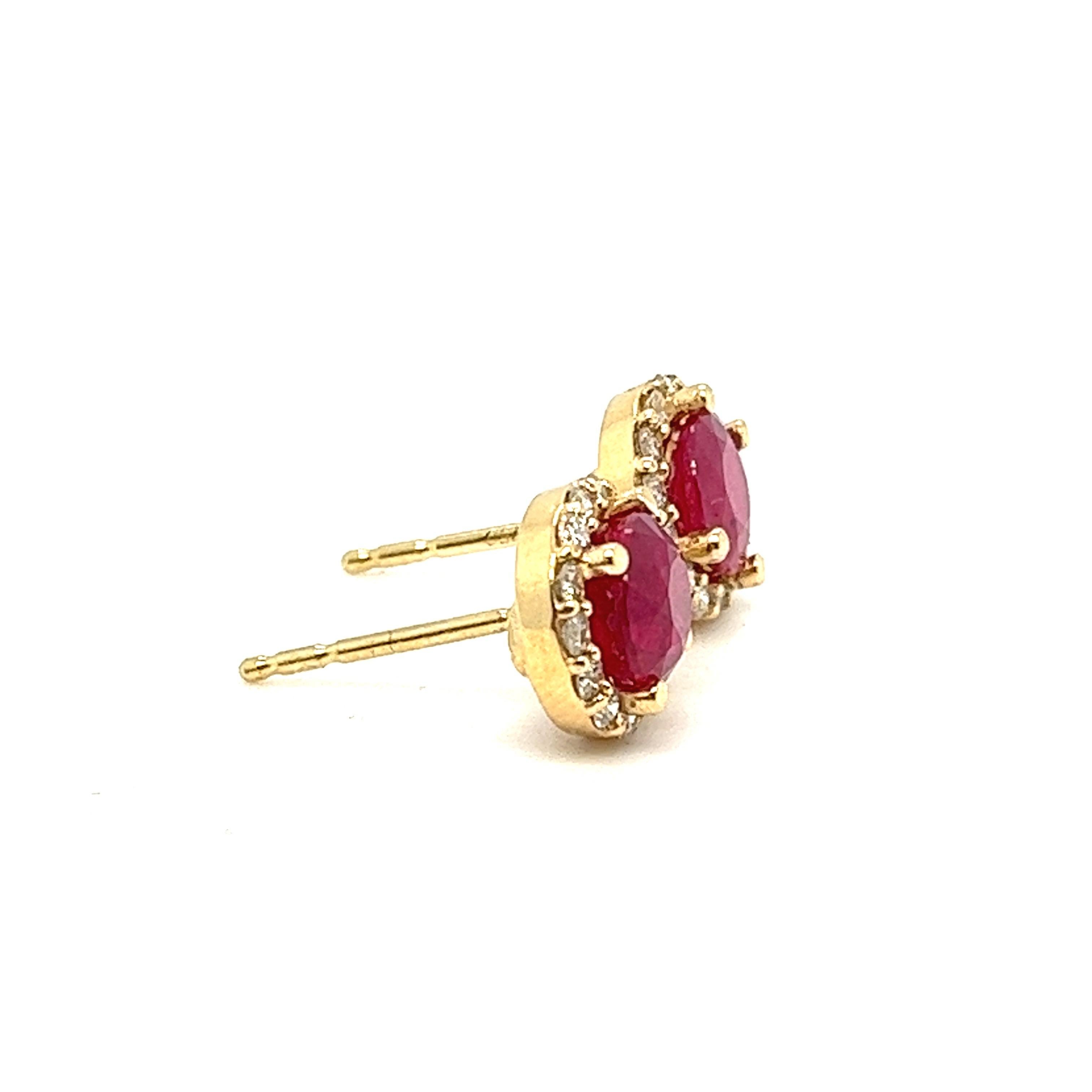 Contemporary Natural 3 Carat Ruby Diamond Stud Earring, 18 Karat Yellow Gold For Sale