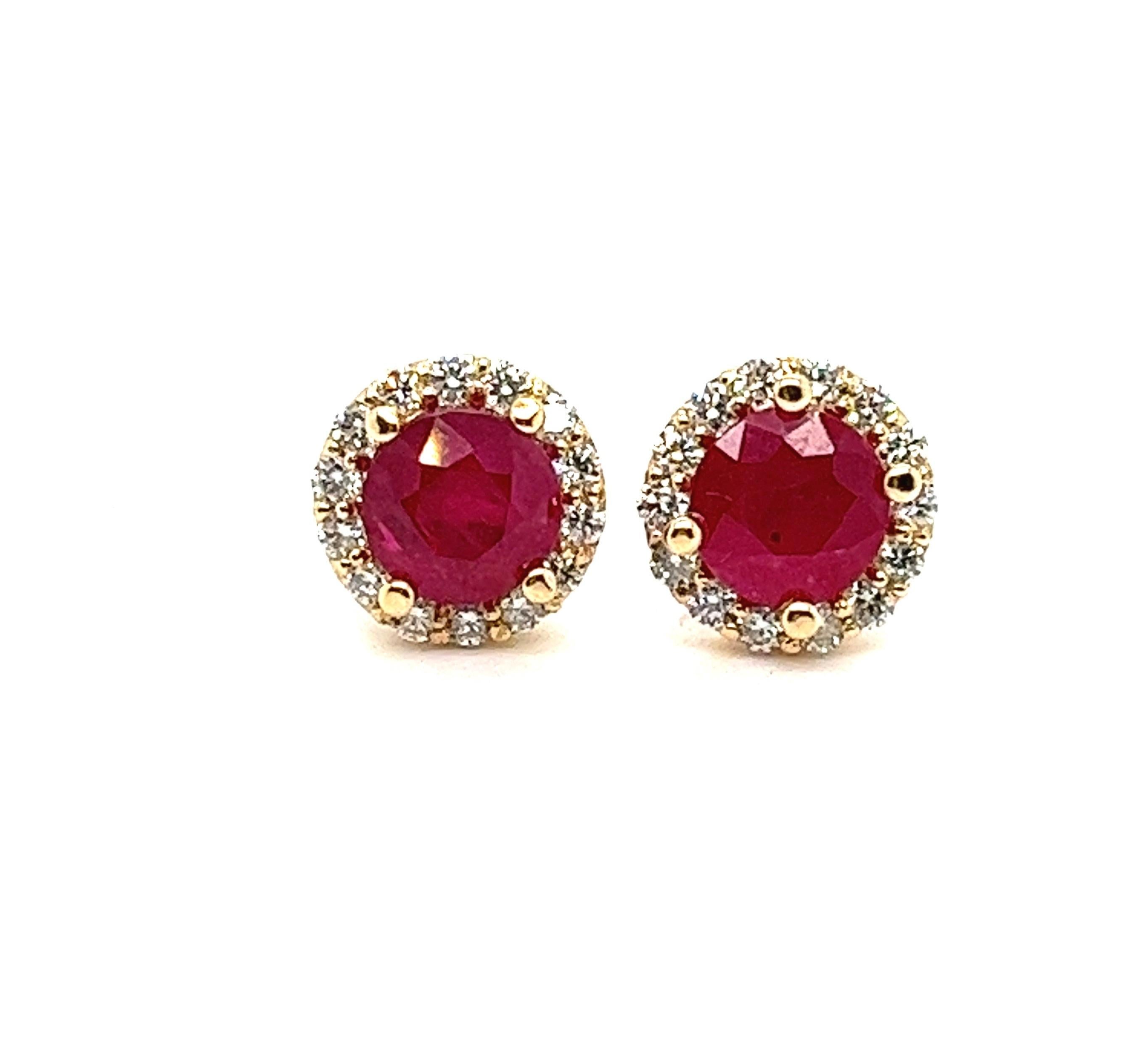 Natural 3 Carat Ruby Diamond Stud Earring, 18 Karat Yellow Gold In New Condition For Sale In Miami, FL