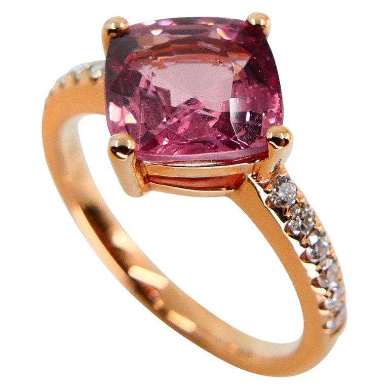 Natural 3.00 Carat Peach Pink Spinel and Diamond Cocktail Ring, 18K Rose Gold For Sale