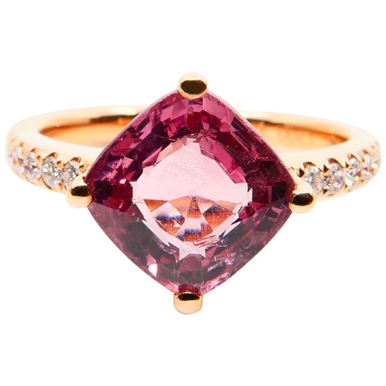 Cushion Cut Natural 3.00 Carat Peach Pink Spinel and Diamond Cocktail Ring, 18K Rose Gold For Sale