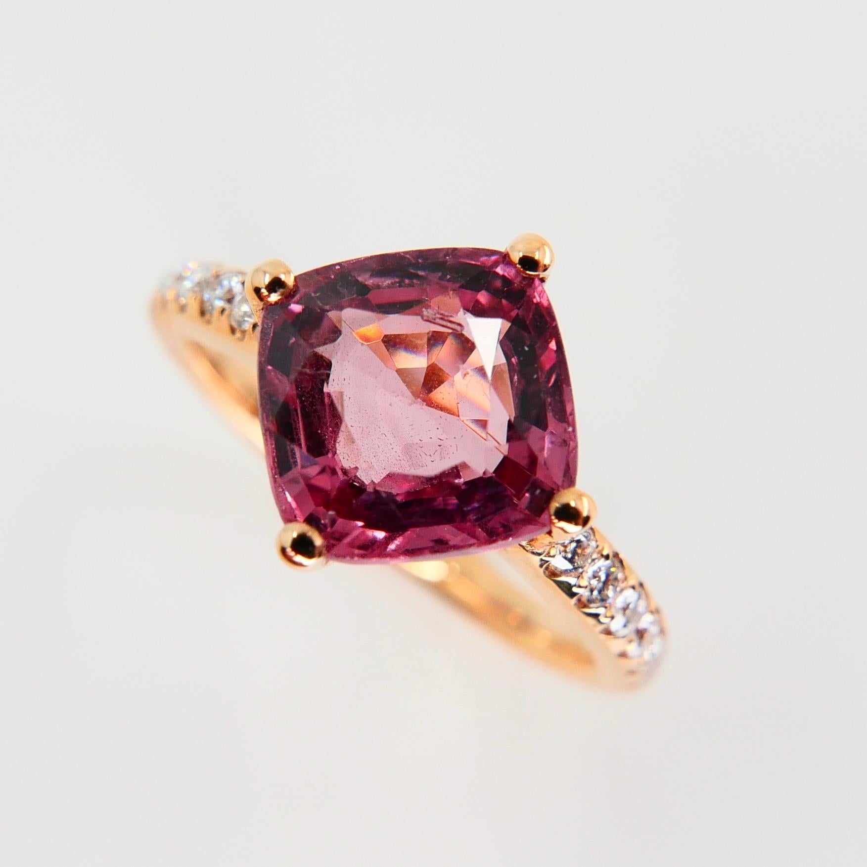 Cushion Cut Natural 3.00 Carat Peach Pink Spinel and Diamond Cocktail Ring, 18K Rose Gold For Sale