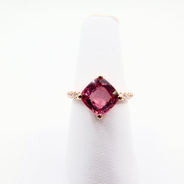 Natural 3.00 Carat Peach Pink Spinel and Diamond Cocktail Ring, 18K Rose Gold For Sale 1