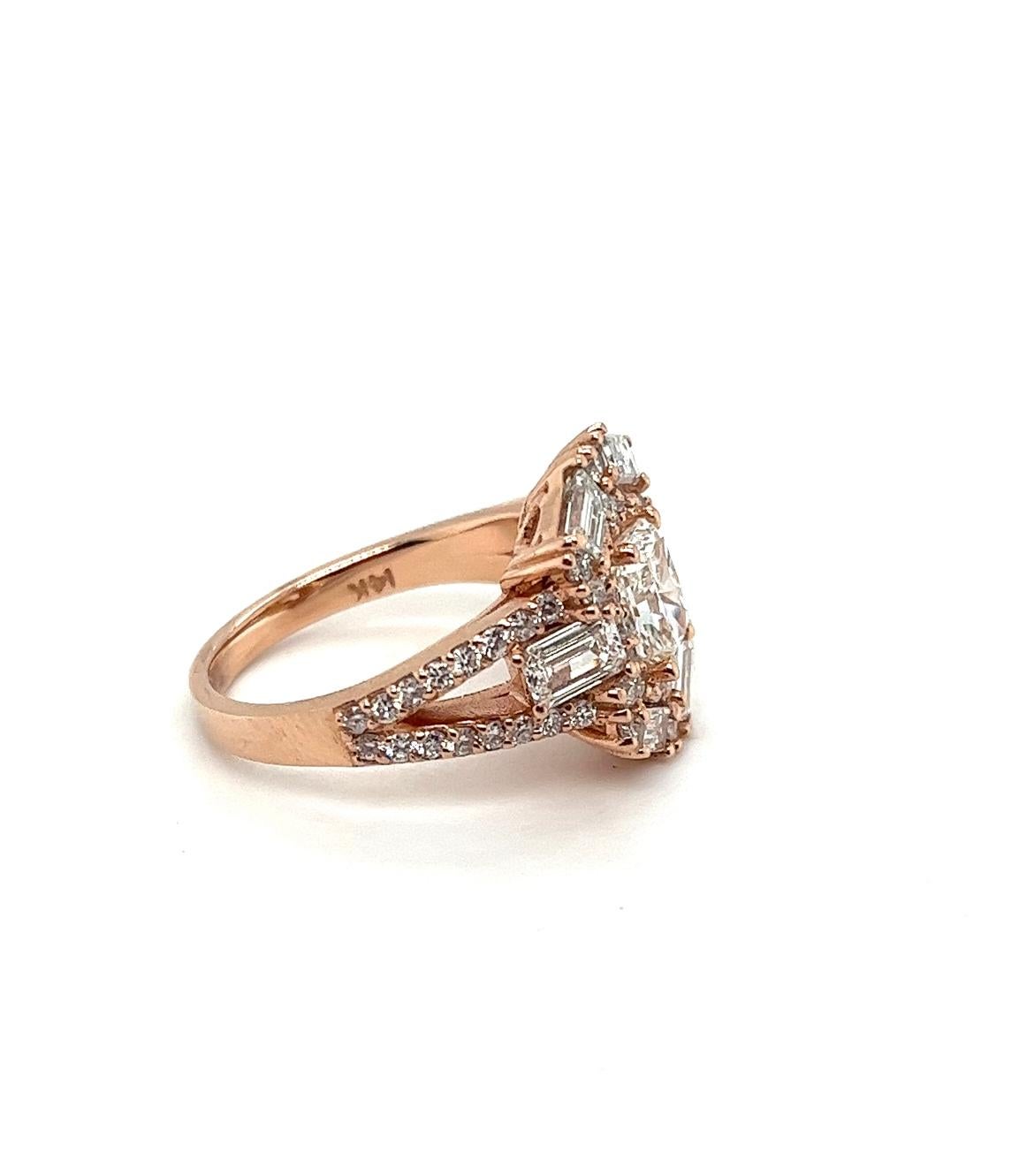 Natural 3.15 Carat Diamond Geometric Rose Gold Ring, 14K Rose Gold For Sale 3