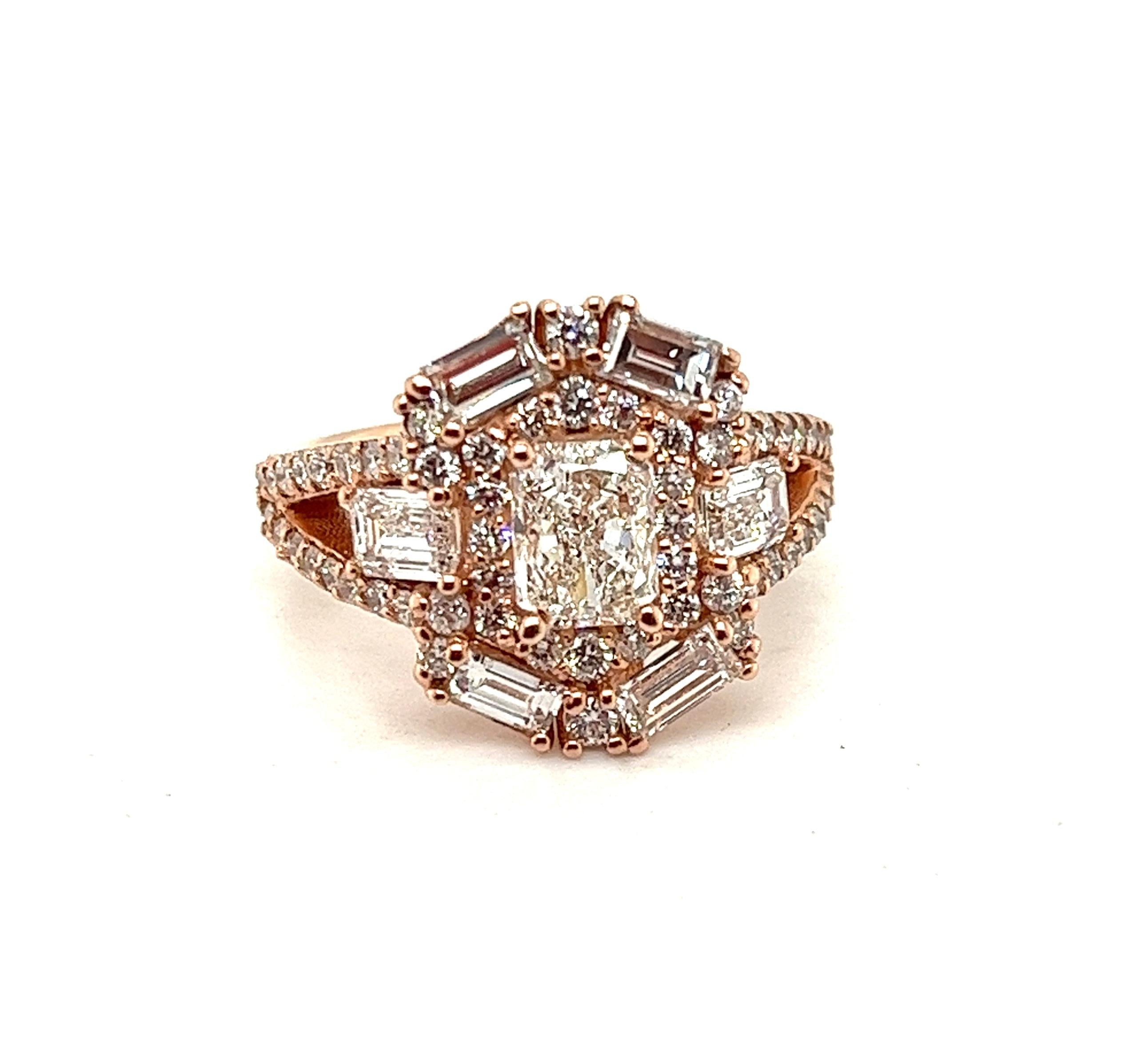 Contemporain Bague géométrique en or rose, diamant naturel de 3,15 carats, or rose 14K en vente
