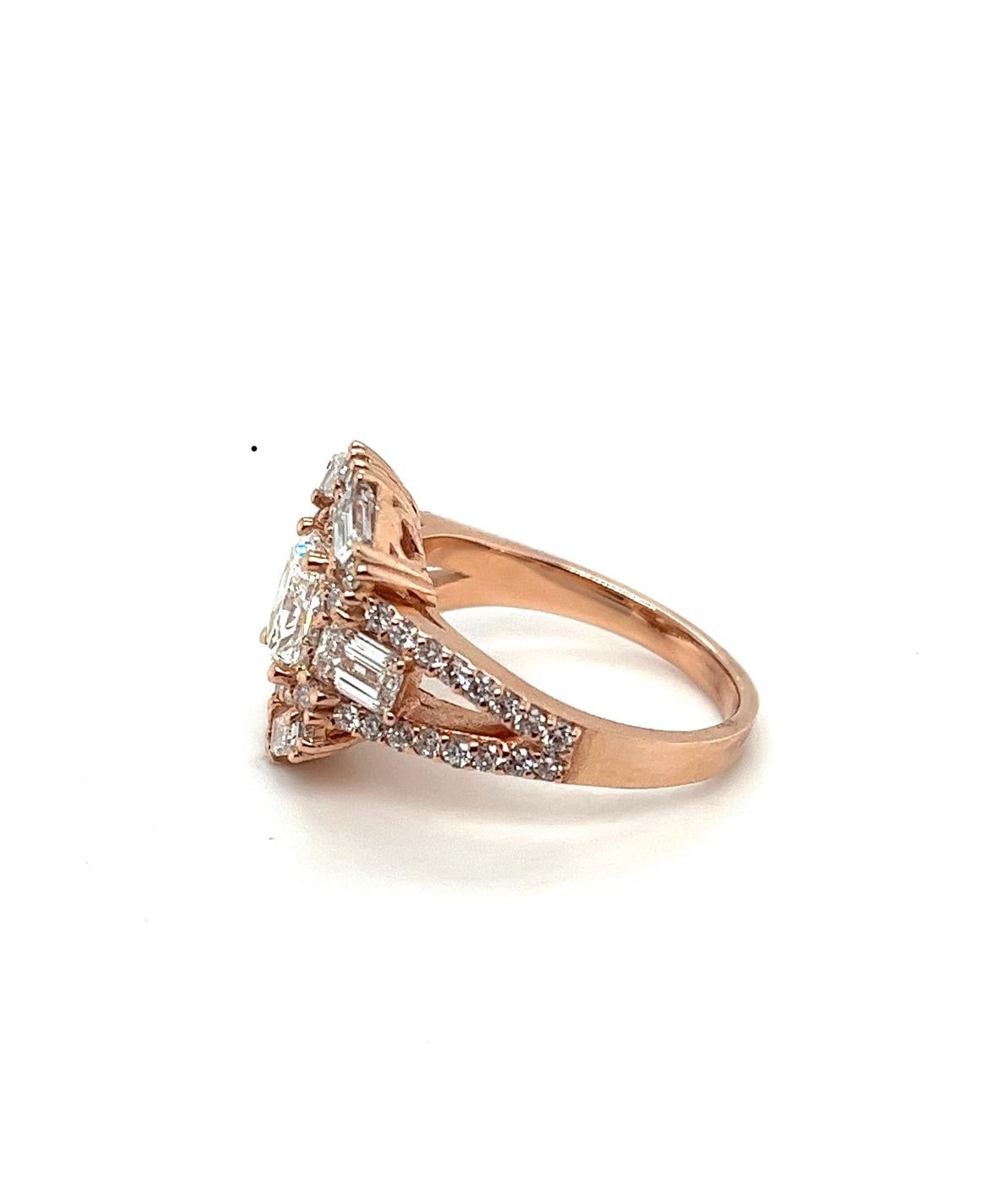 Women's or Men's Natural 3.15 Carat Diamond Geometric Rose Gold Ring, 14K Rose Gold For Sale