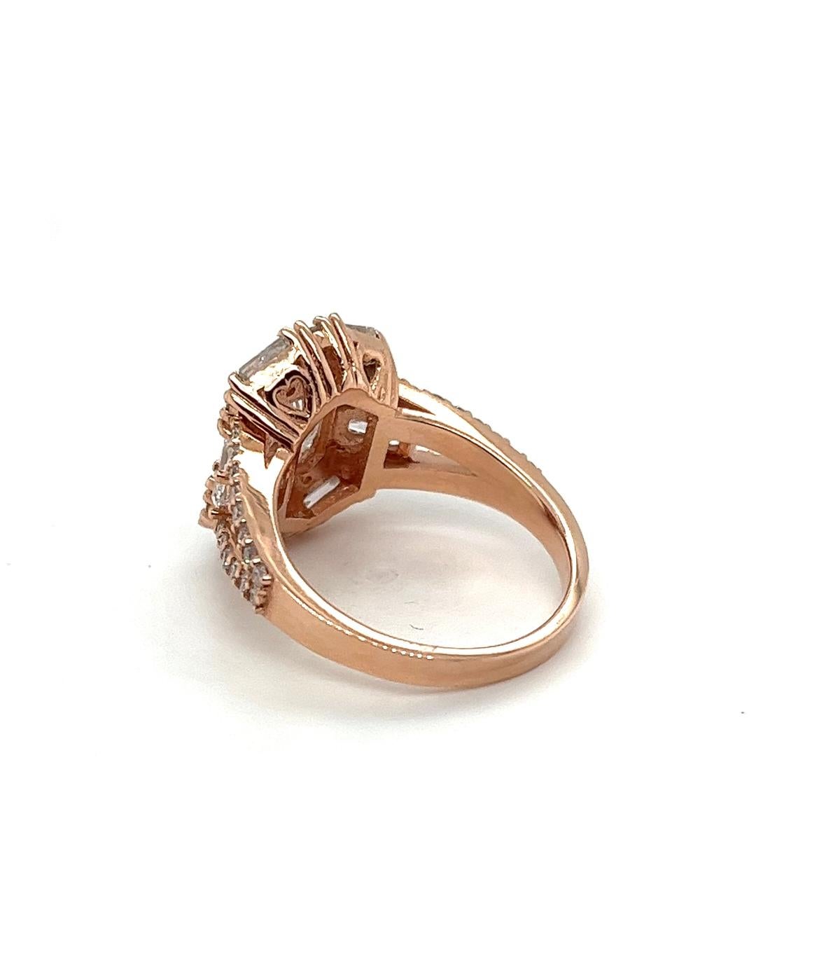 Natural 3.15 Carat Diamond Geometric Rose Gold Ring, 14K Rose Gold For Sale 1