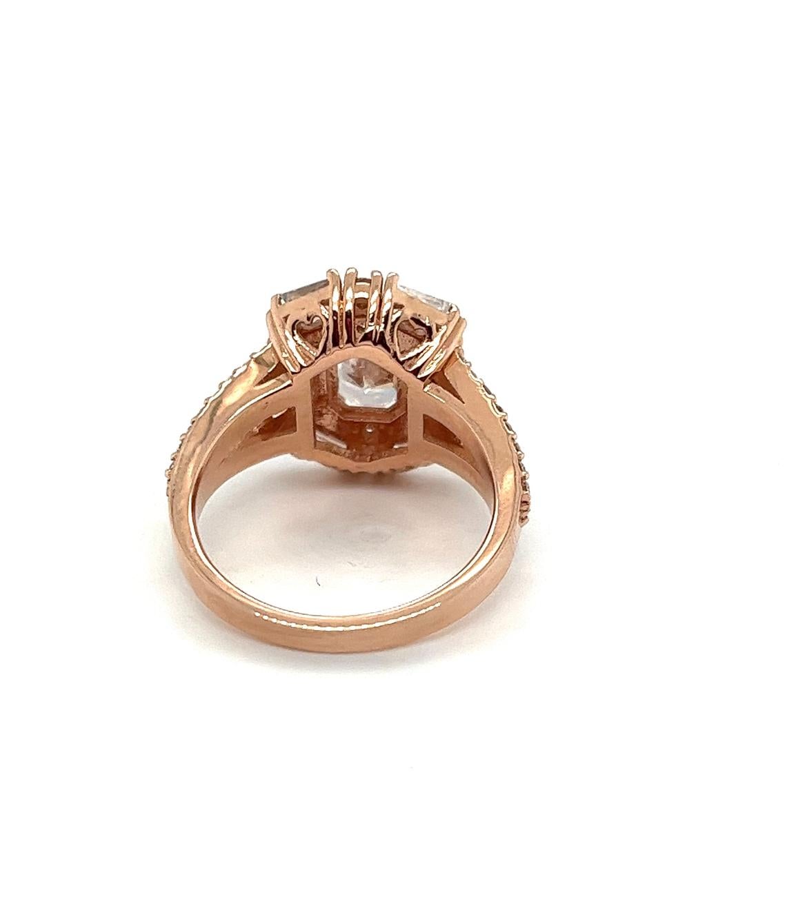 Natural 3.15 Carat Diamond Geometric Rose Gold Ring, 14K Rose Gold For Sale 2