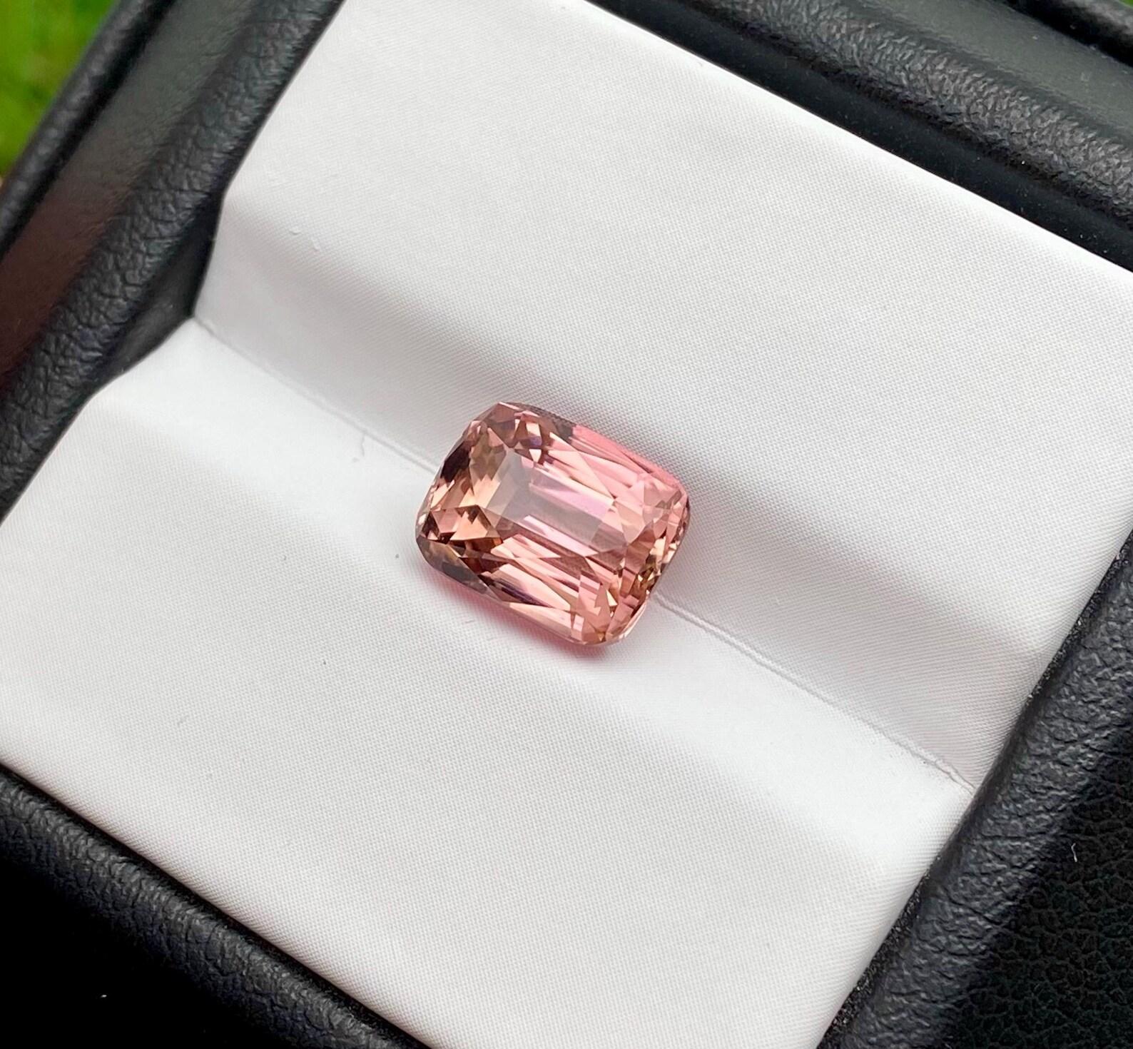 Natürlicher 3,15 ct., Turmalin Lose Edelstein, aus Nigeria, Cushion, Zertifikat. im Angebot 1