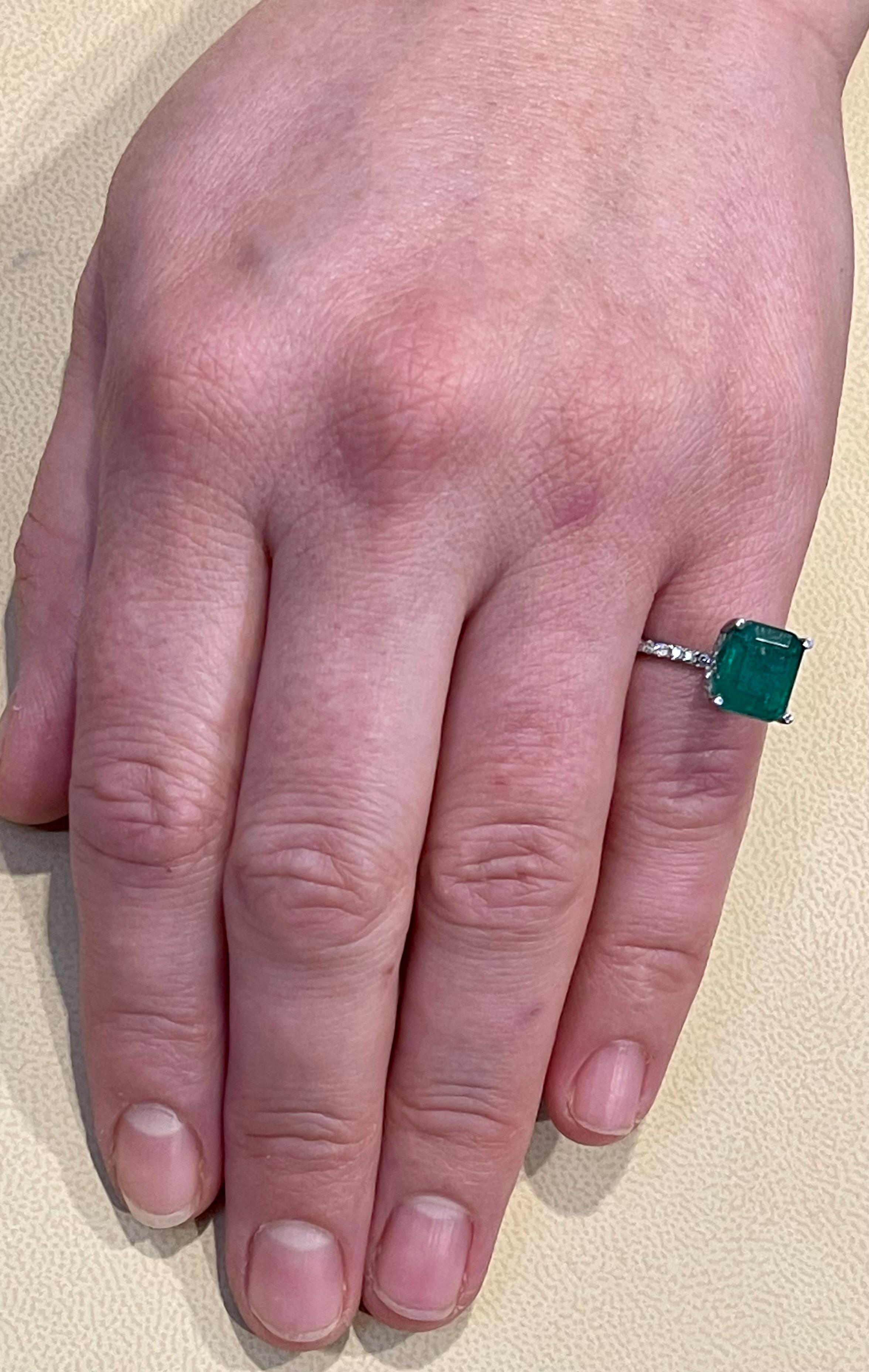 Natural 3.2 Carat Emerald Cut Emerald & Diamond Ring 18 Karat White Gold In Excellent Condition In New York, NY