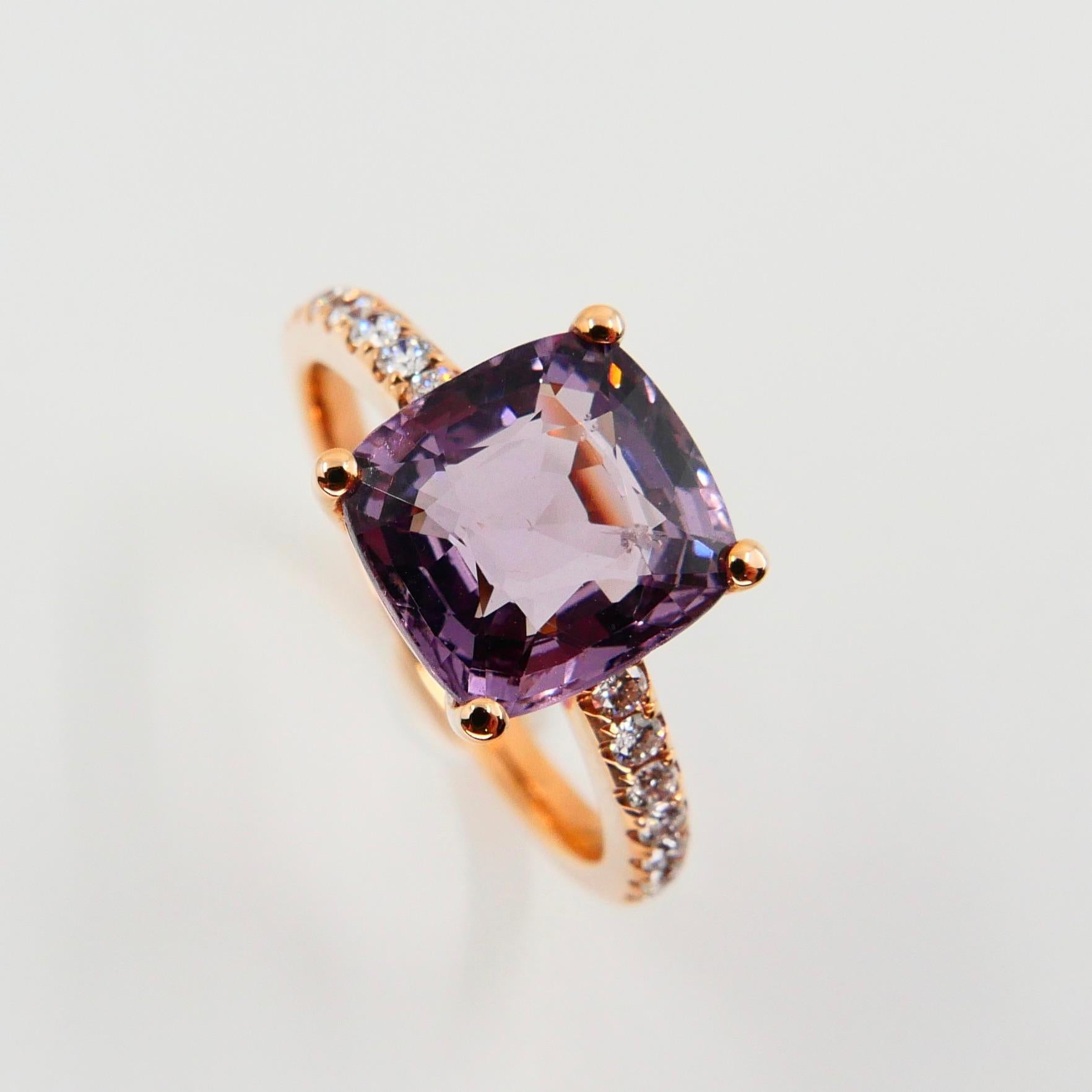 Natural 3.22 Carat Purple Spinel and Diamond Ring Set in 18 Karat Rose Gold For Sale 4