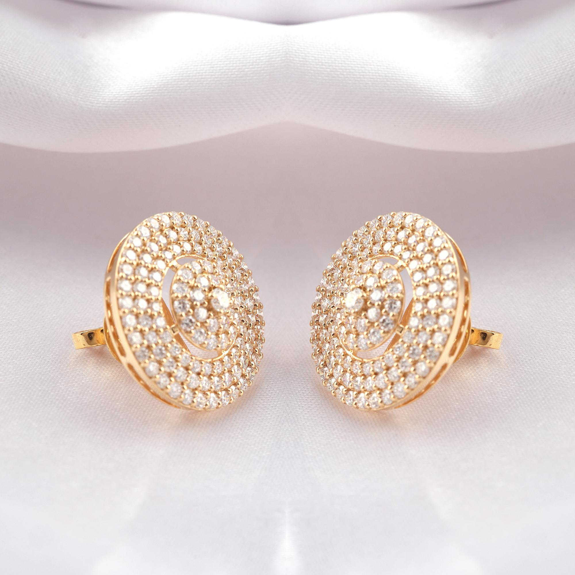 Natural 3.26 Carat SI Clarity HI Color Diamond Earrings 18 Karat Yellow Gold For Sale 2