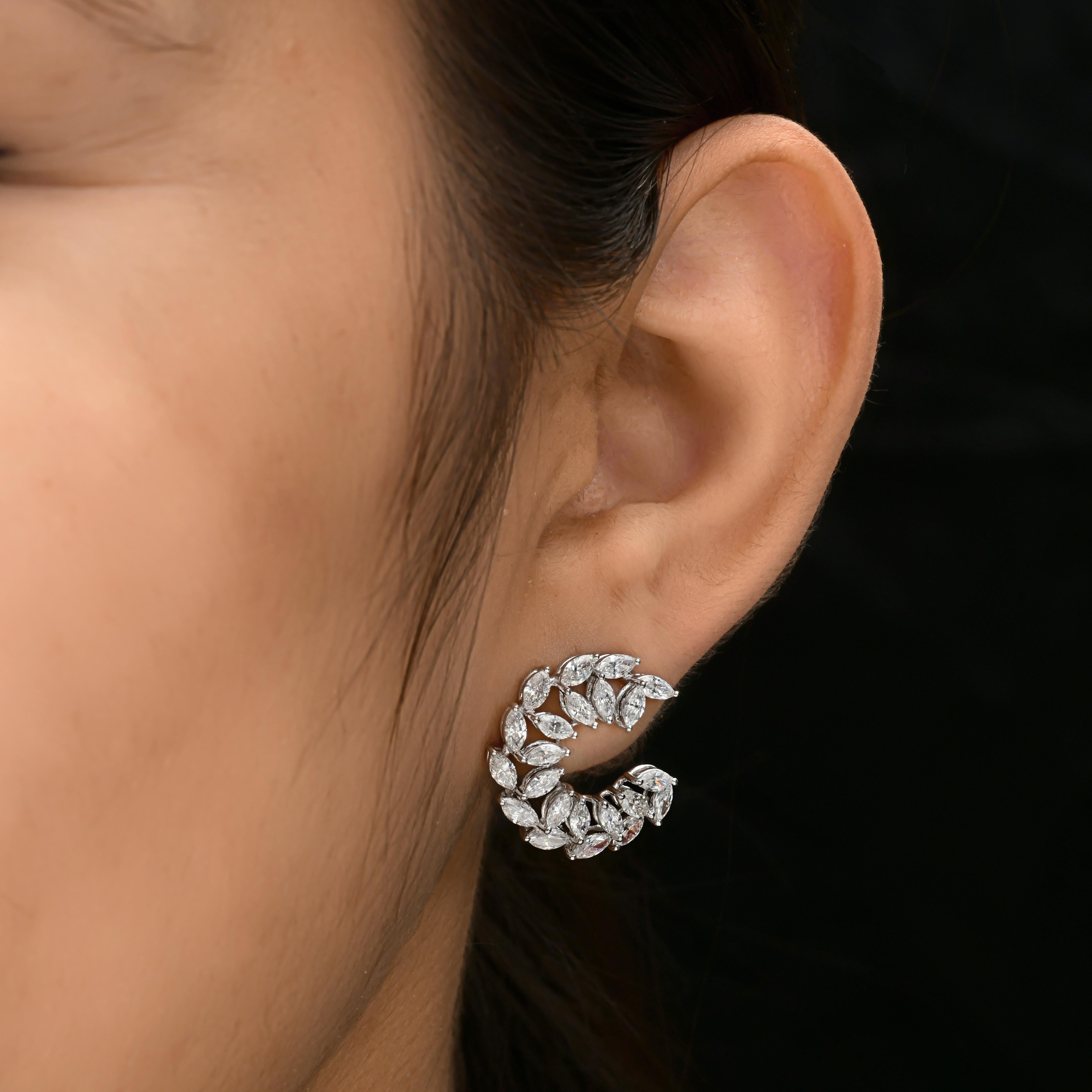 Orecchini di diamanti marquise naturali da 3,27 carati SI/H Gioielli in oro bianco 18 carati
Gli orecchini hanno una forma a mezzaluna o a spirale aperta. Ogni pezzo è interamente ornato da diamanti taglio marquise, incastonati in un motivo