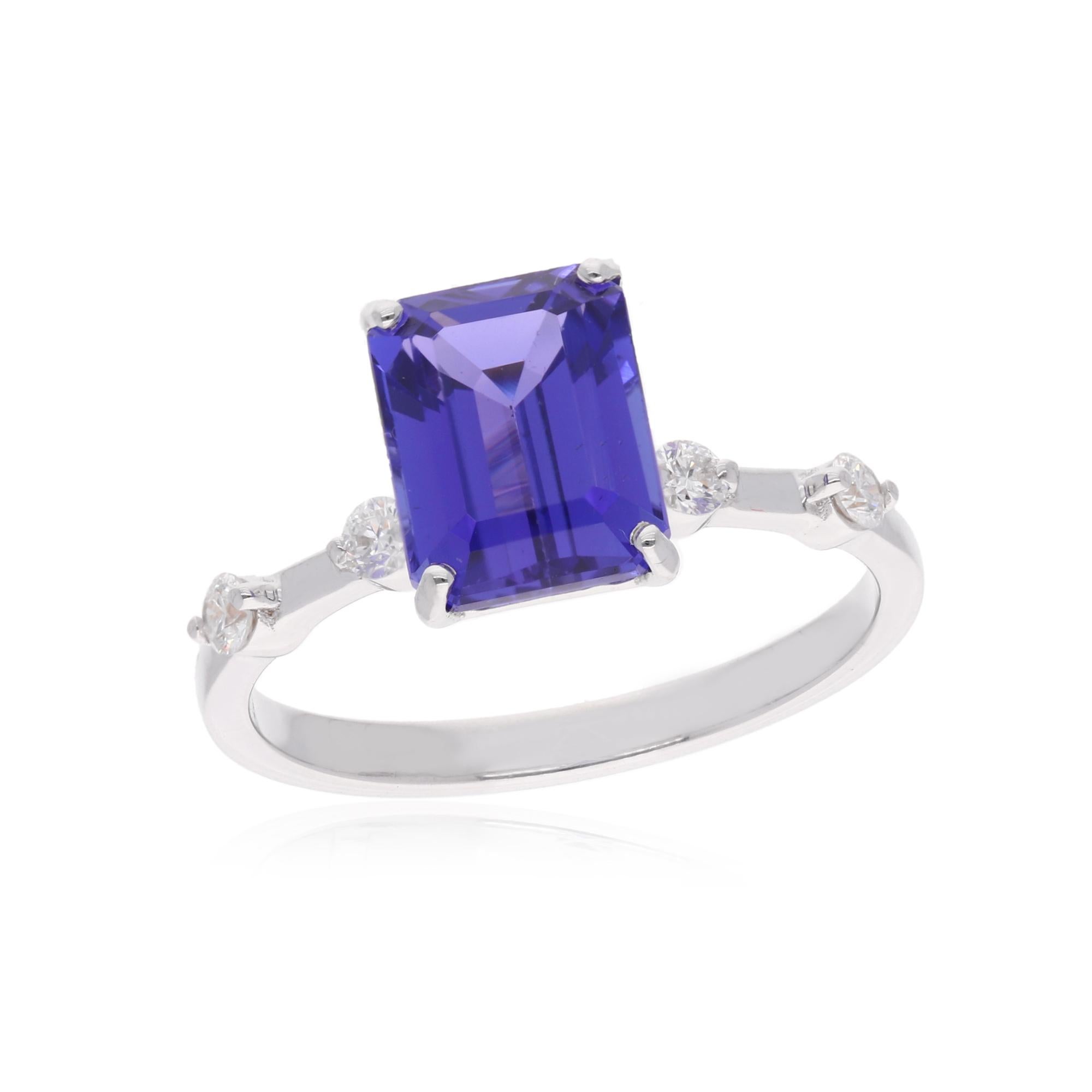 Der Ring hat die Größe 7 und kann auf Anfrage größer oder kleiner gemacht werden. FOLLOW SPECTRUM JEWELS Storefront, um die neueste Collection'S und exklusive Stücke zu sehen. Spectrum Jewels ist stolz darauf, ein Top Seller auf 1stdibs mit
