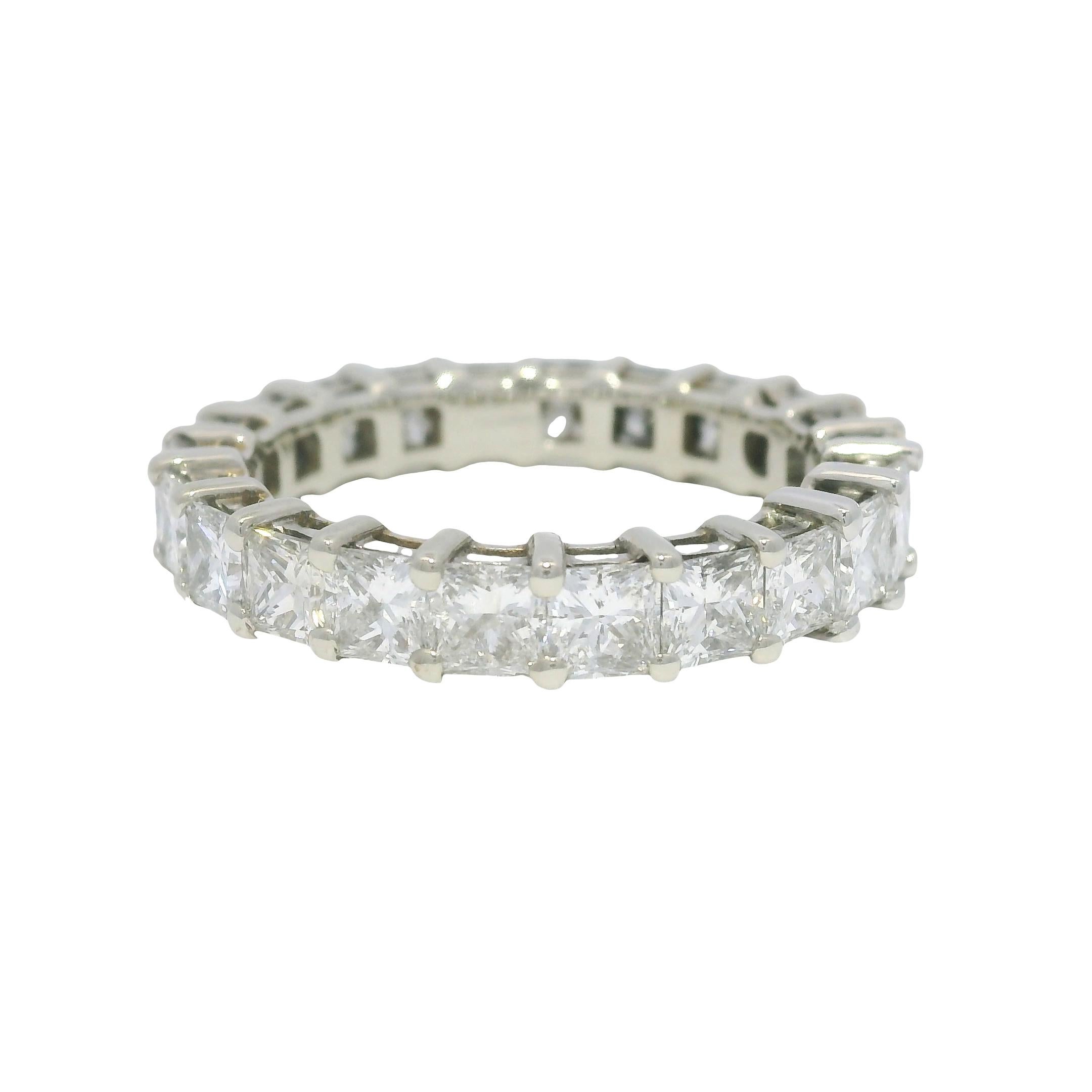 14k Weißgold Natürlicher 3,30 Karat Prinzessinnenschliff Diamant Ewigkeitsring

Stil: Natürlicher Princess Cut Diamant Eternity Ring
MATERIAL: 14k Weißgold
Diamant-Details: Etwa 3,30 Karat natürliche Diamanten im Princess-Schliff
Reinheit der