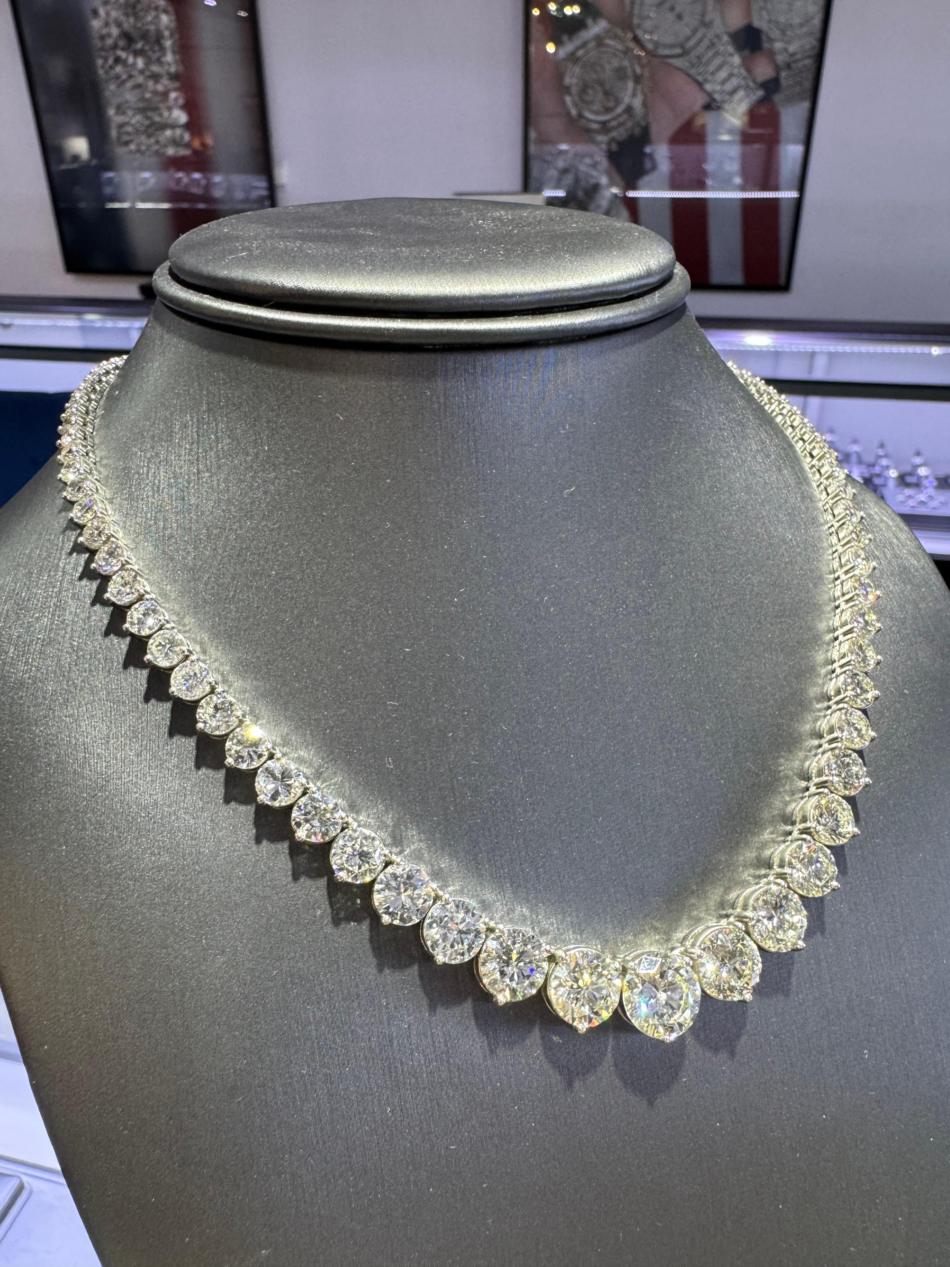 Collier tennis en platine avec diamants gradués naturels de 33,09 carats, en stock en vente 4