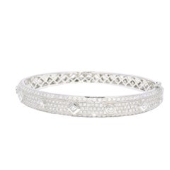 Natural 3.31 Carat Bezel Set Diamond Pave 18-Karat Bangle In Stock