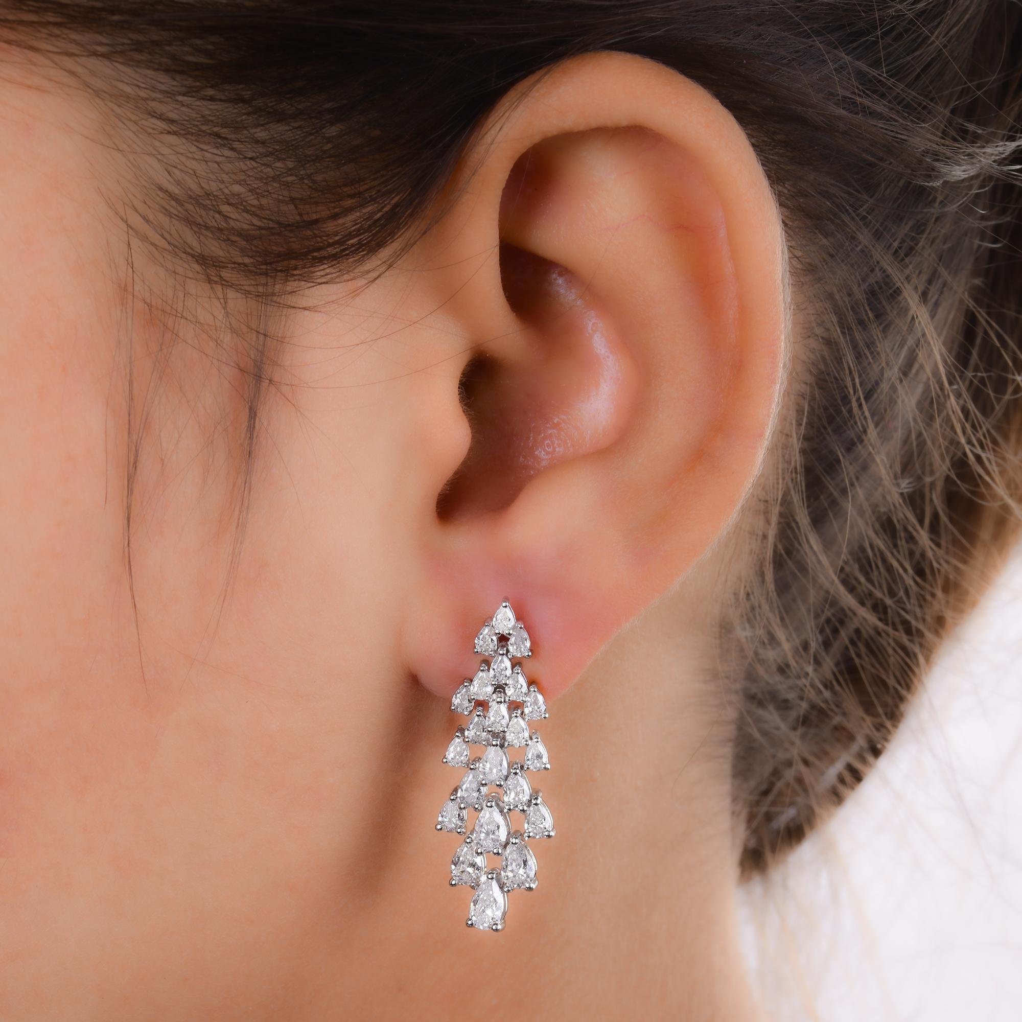 Natürliche 3,32 Karat birnenförmige Diamant-Ohrringe aus 18 Karat Weißgold Handgefertigter Schmuck (Tropfenschliff) im Angebot
