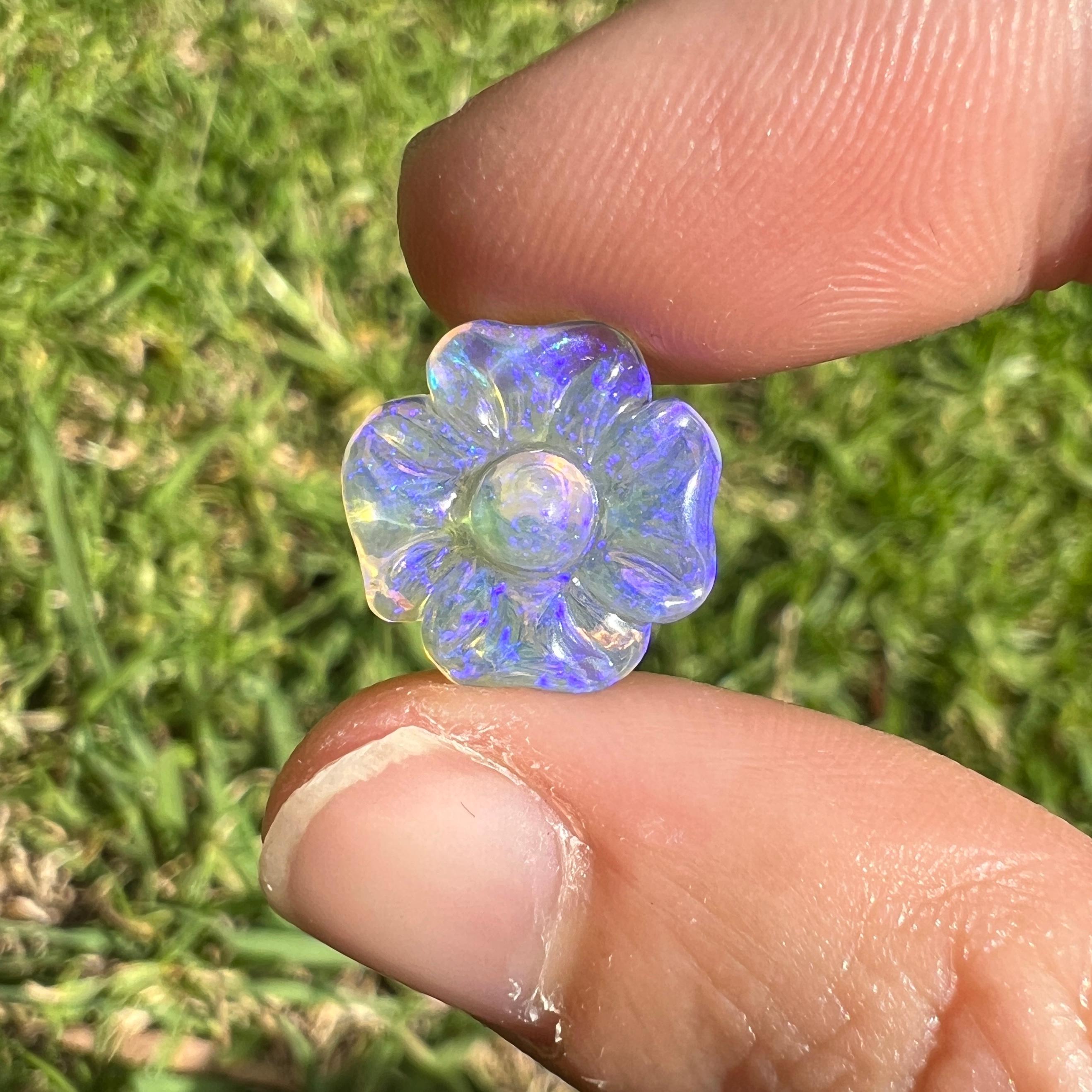 Natural 3.33 Ct Crystal Australian Opal Carved Opal mined by Sue Cooper In New Condition For Sale In BELCONNEN, ACT