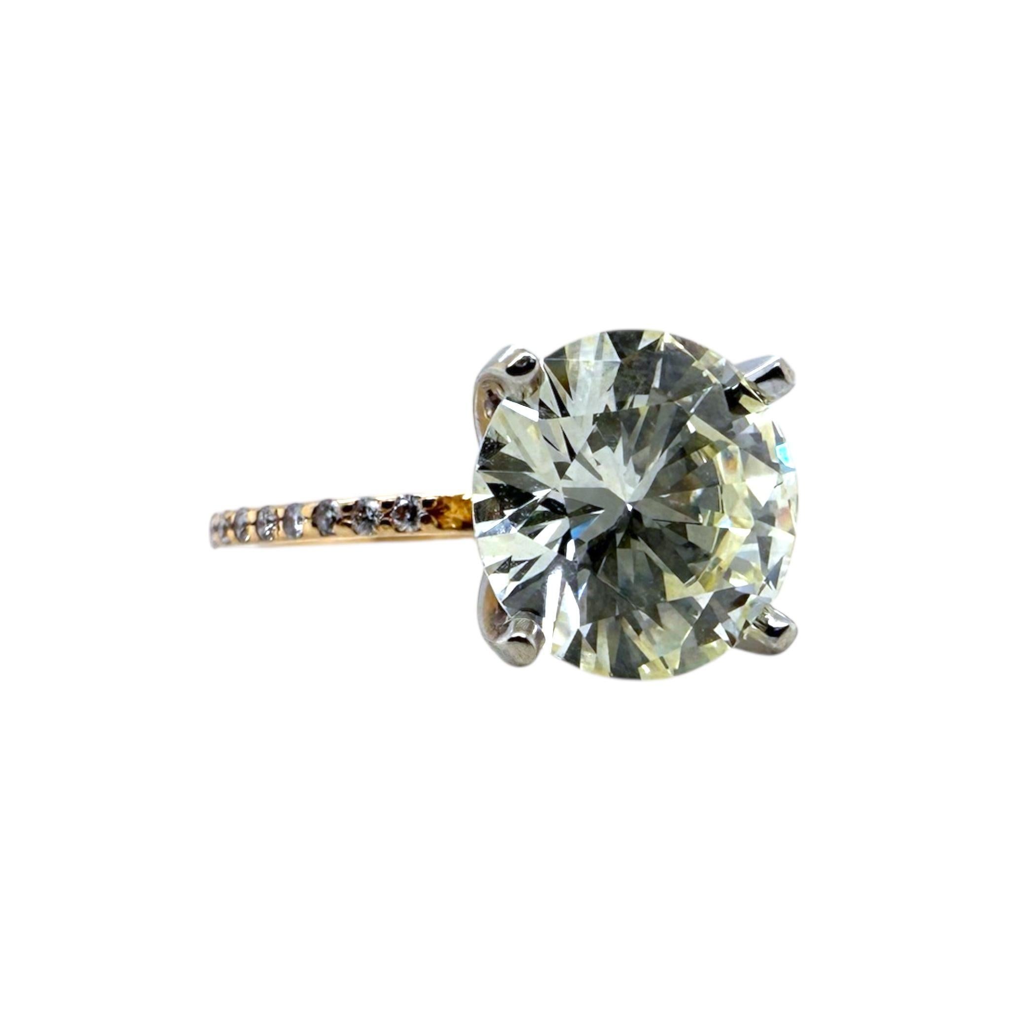 Natural 3.36 Carat Round Brilliant Cut Diamond Engagement Ring For Sale 1