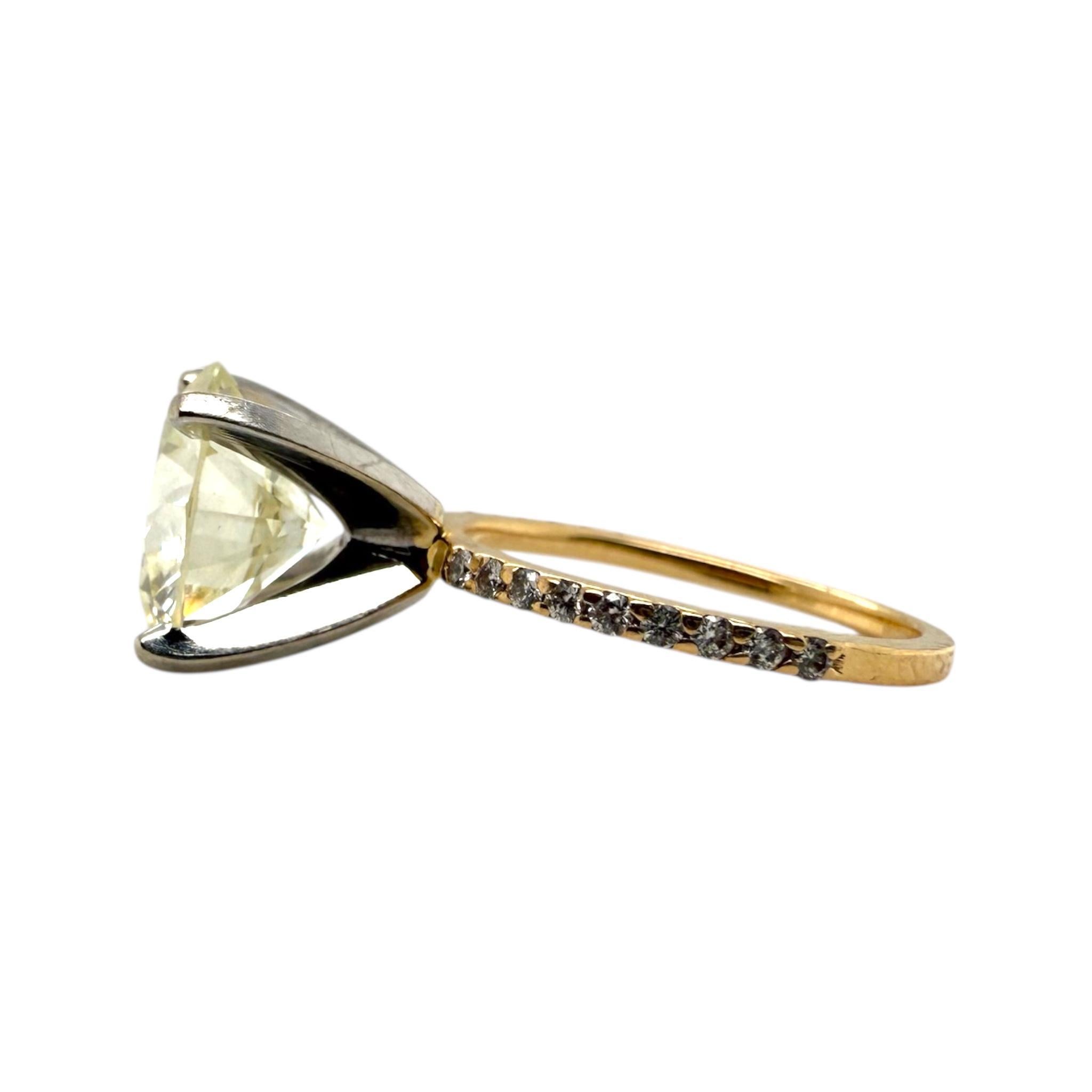 Natural 3.36 Carat Round Brilliant Cut Diamond Engagement Ring For Sale 4