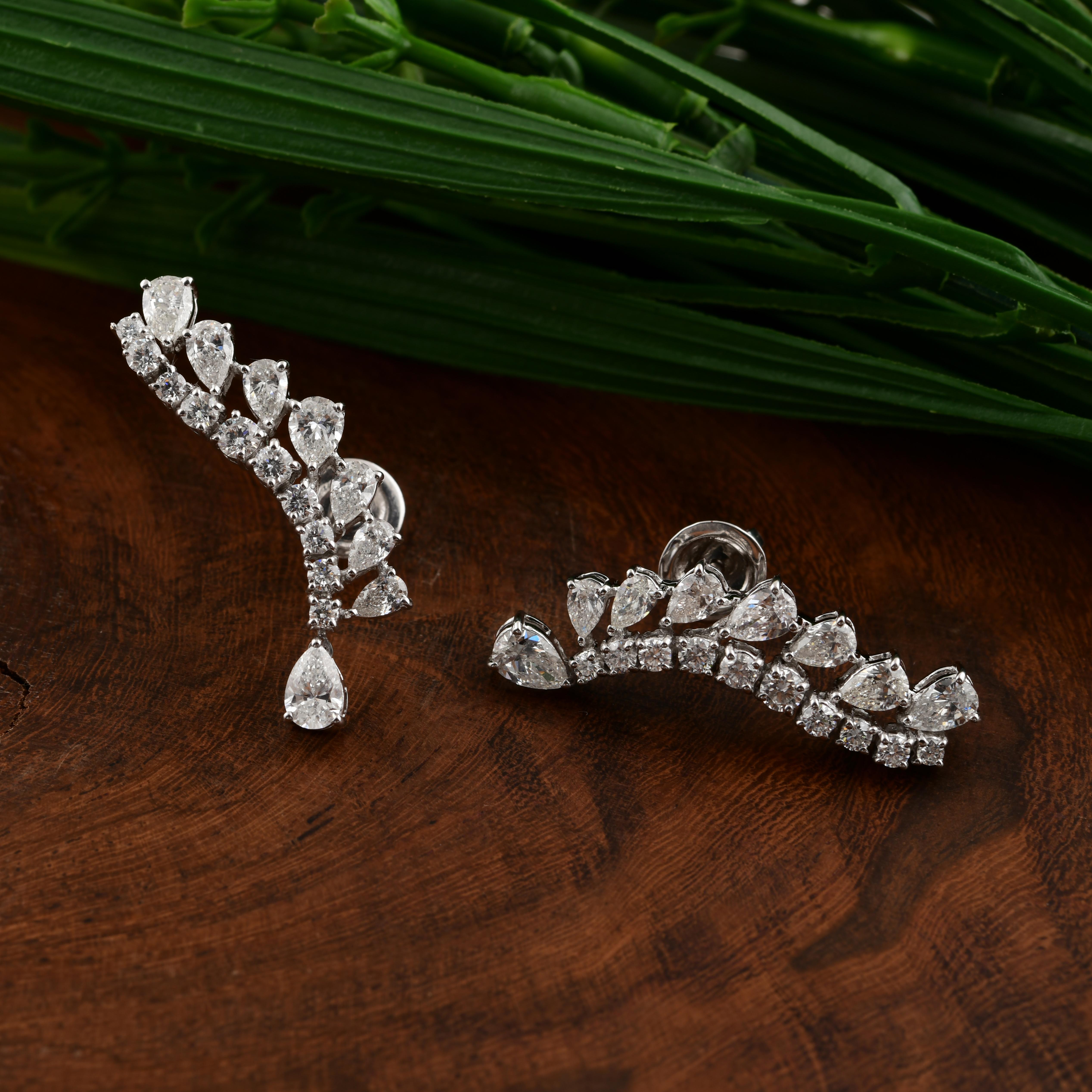 Moderne Boucles d'oreilles Nature 3.37 CTW Diamond Curved Ear Climber Drop Earrings 18k White Gold en vente