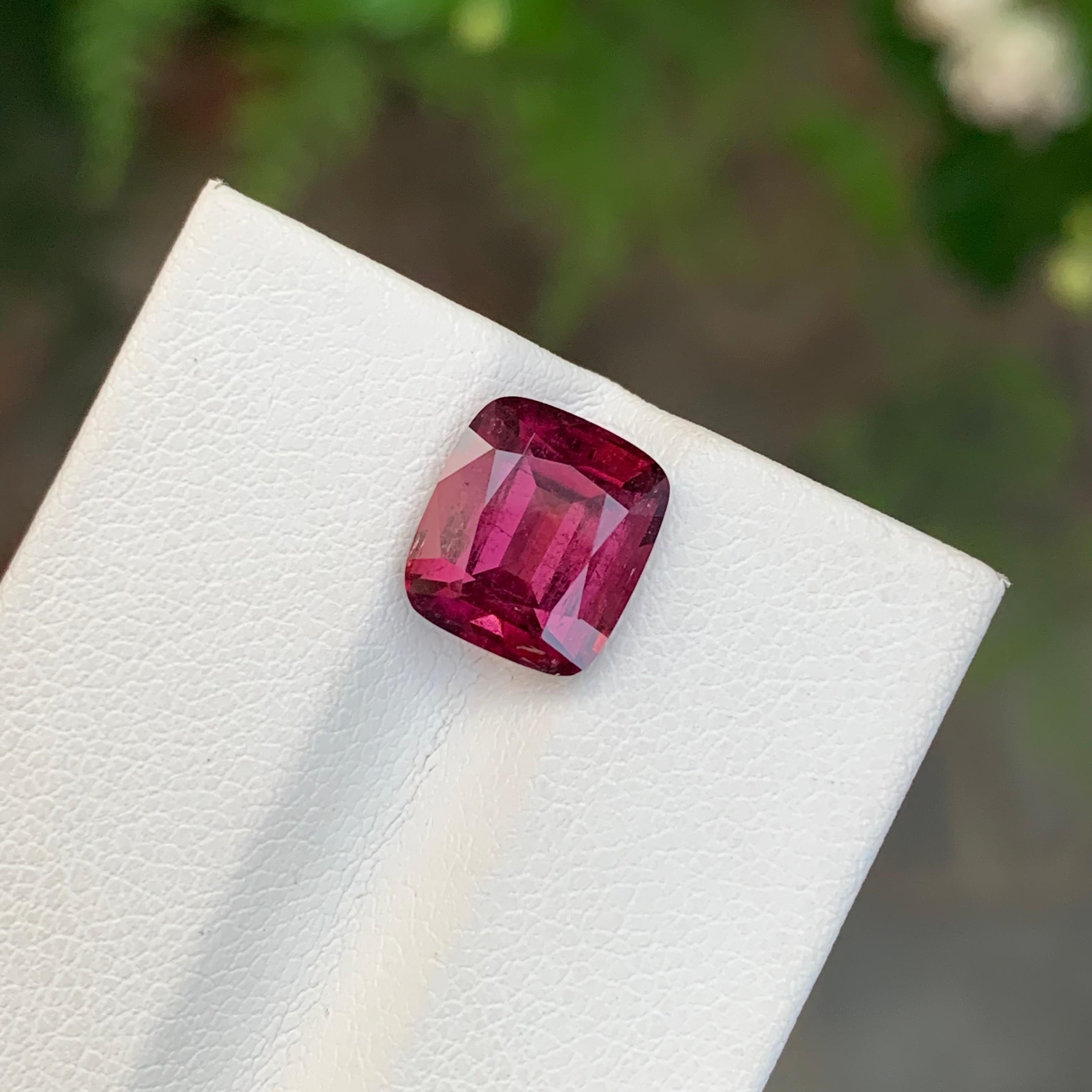 Natural 3.45 Carat Faceted Maroon Pink Tourmaline Cushion Shape Gem In New Condition For Sale In Peshawar, PK