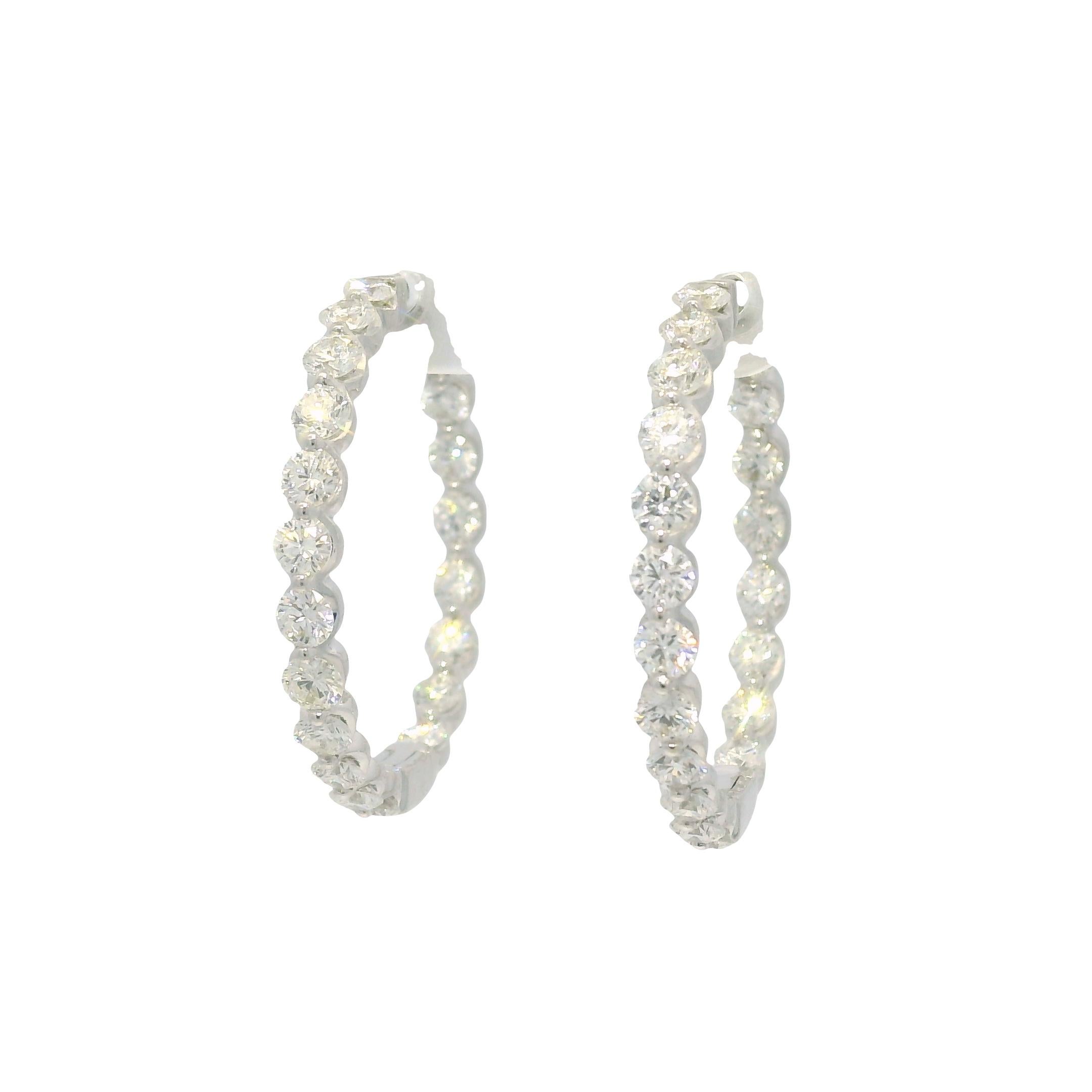 Taglio rotondo Orecchini a cerchio con diamante naturale da 3,5 carati in 18 carati In magazzino in vendita