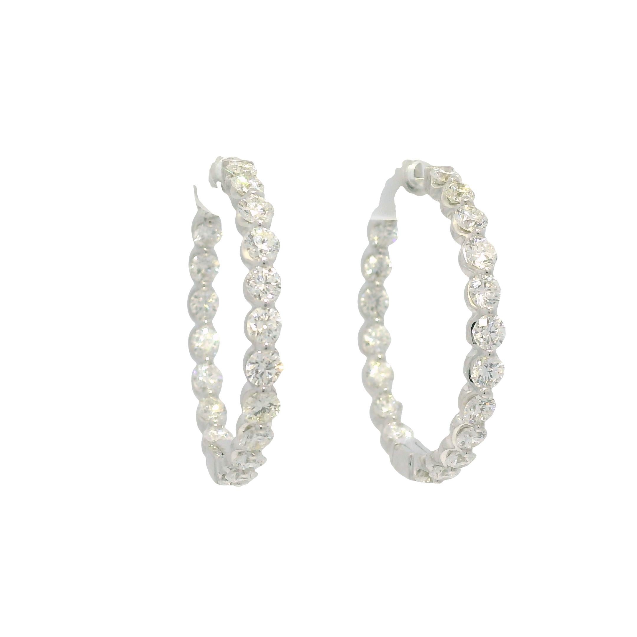 Donna Orecchini a cerchio con diamante naturale da 3,5 carati in 18 carati In magazzino in vendita