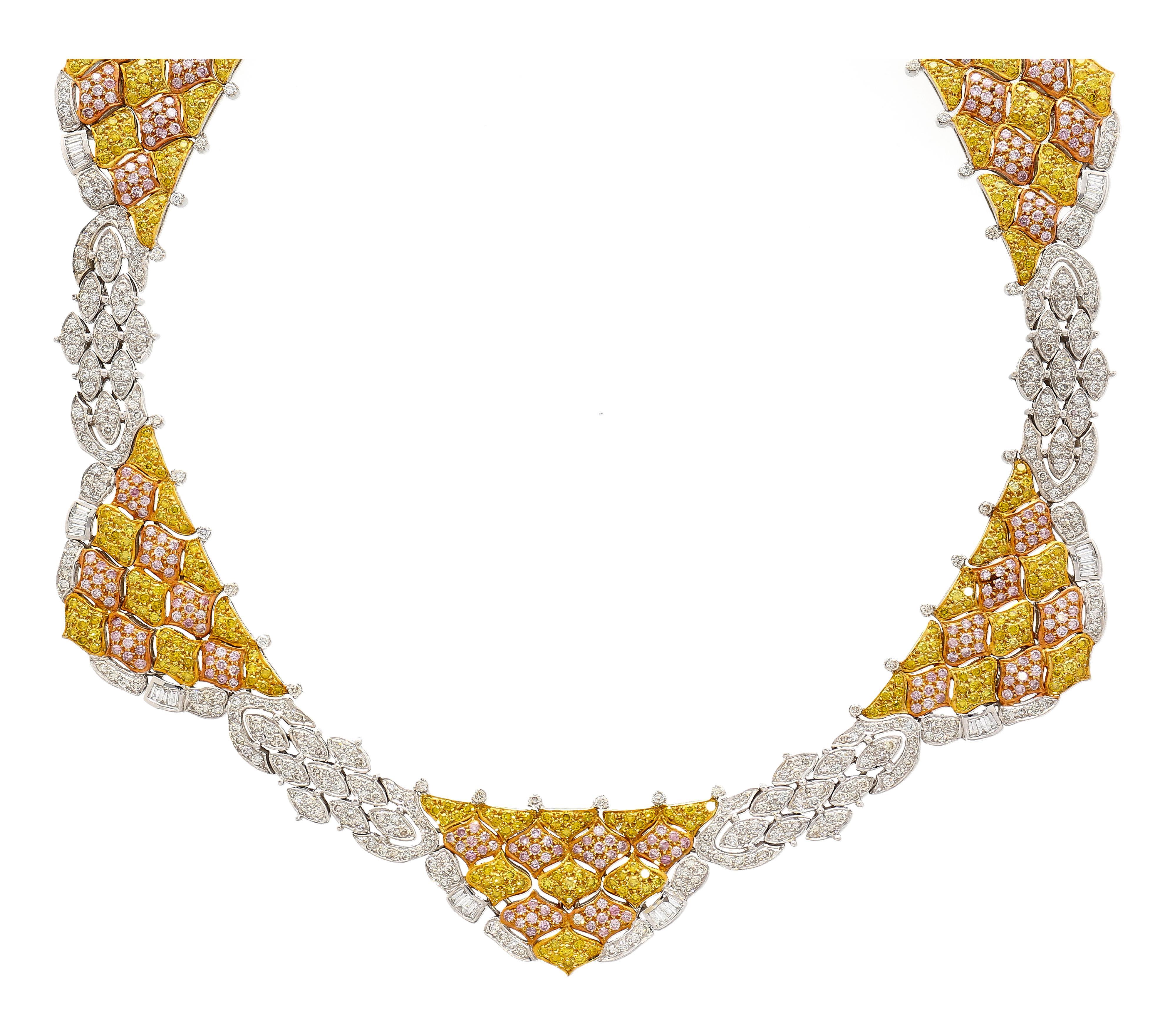 Natural 35 Carat Pink, White, & Yellow Diamond 18K Three Tone Necklace Choker In New Condition For Sale In Miami, FL