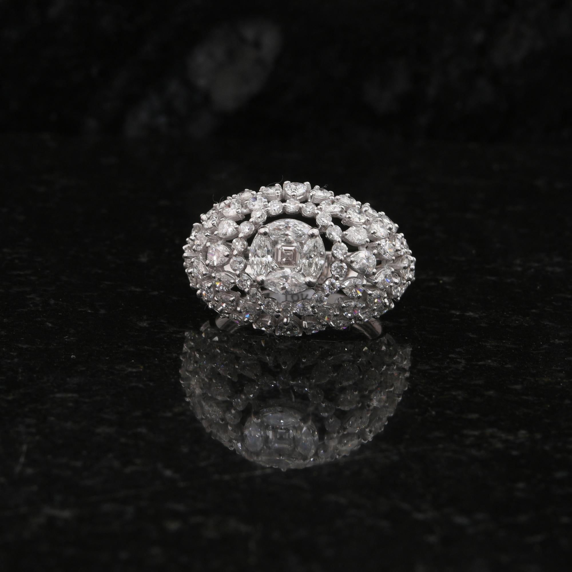 Anillo en forma de cúpula con diamantes naturales de 3,52 quilates, claridad SI y color HI, oro blanco de 18 quilates en Nuevo estado para la venta en Diera, Dubai