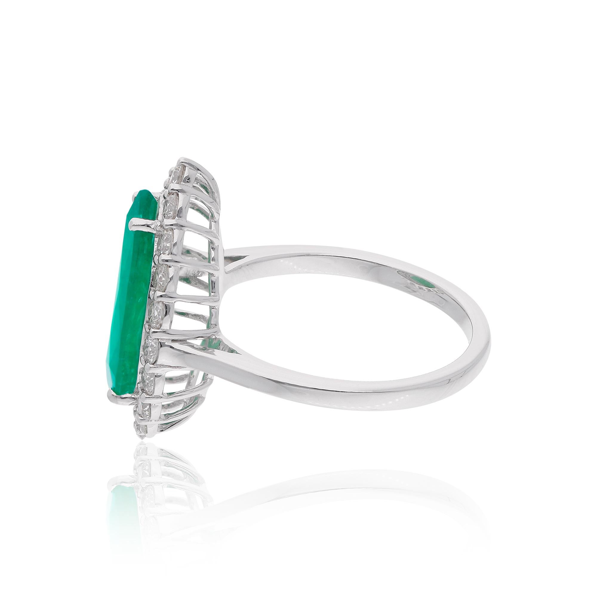The ring is a size 7 and may be resized to larger or smaller upon request. FOLLOW SPECTRUM JEWELS storefront to view the latest collection & exclusive pieces. Spectrum Jewels is proudly rated as a Top Seller on 1stdibs with 5 star customer reviews.