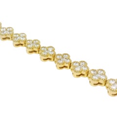 Natural 3.56 Carat Diamond 18-Karat Clover Bracelet Bracelet In Stock