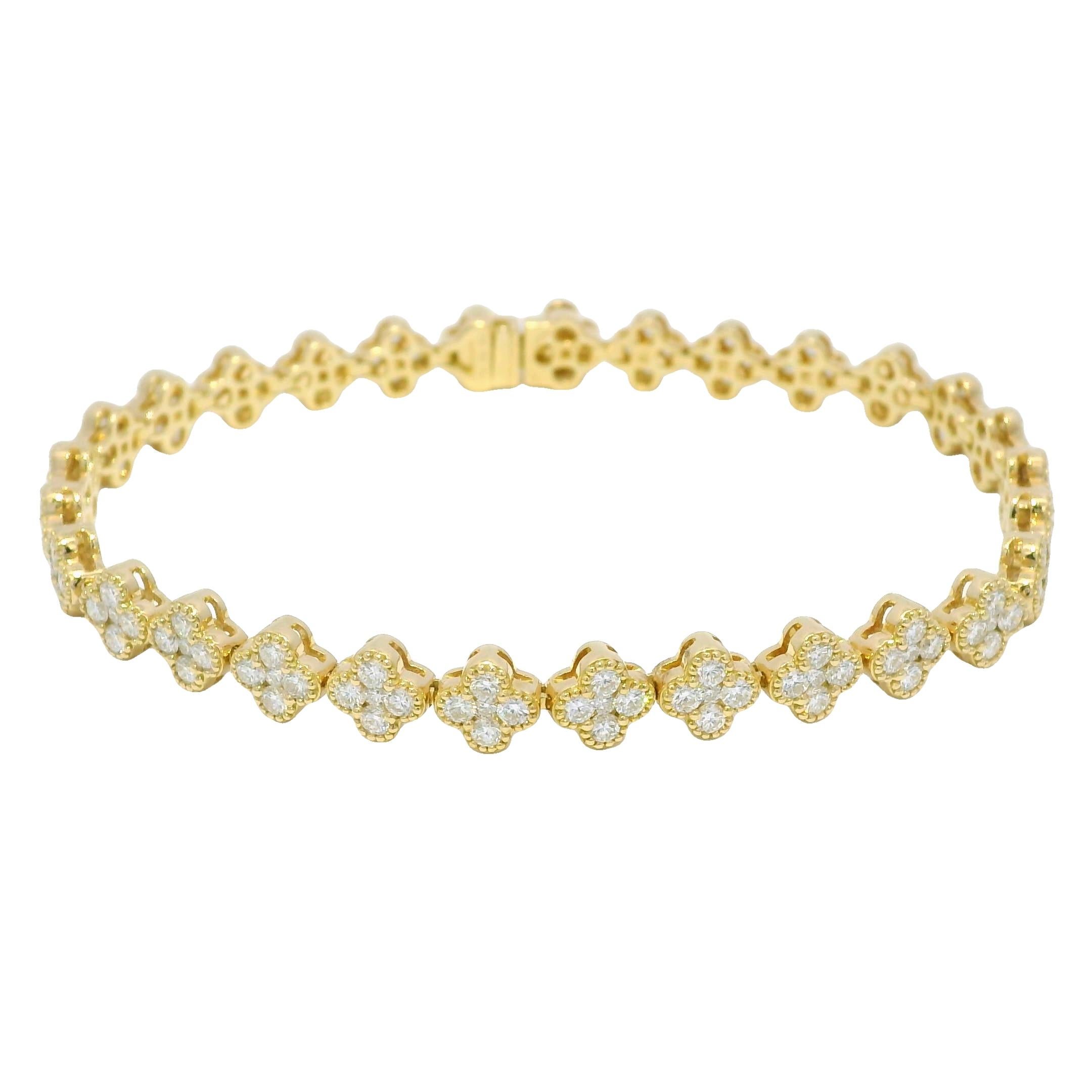 Natürliches 3,56 Karat Diamant 18-Karat Kleeblatt Armband Armband Vorrätig (Zeitgenössisch) im Angebot
