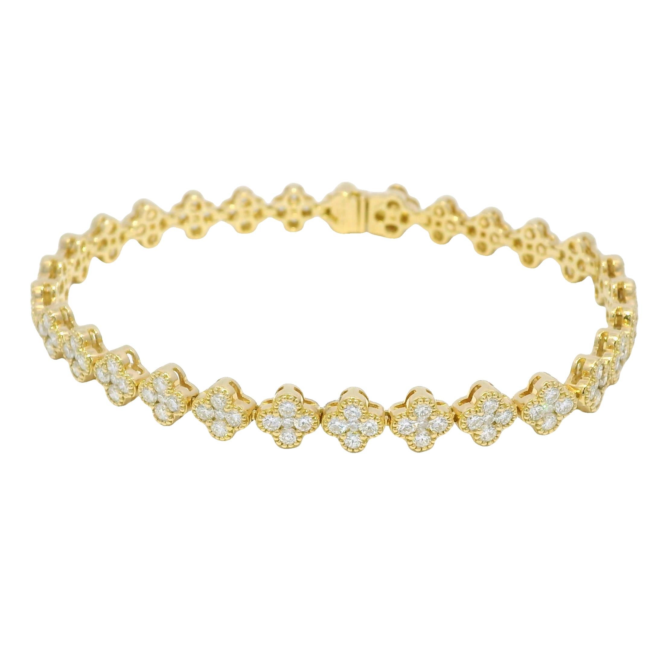 Natürliches 3,56 Karat Diamant 18-Karat Kleeblatt Armband Armband Vorrätig im Zustand „Hervorragend“ im Angebot in Boca Raton, FL