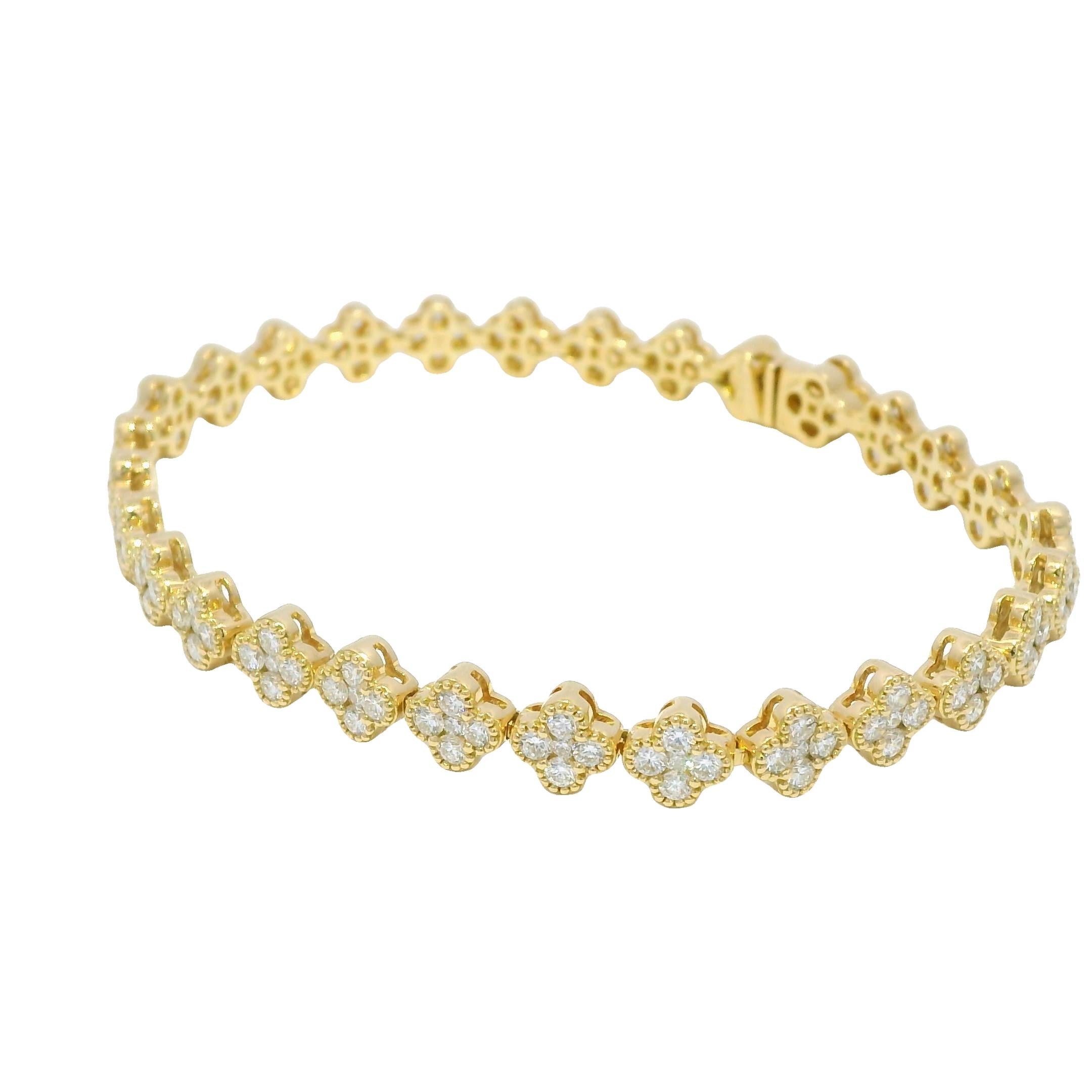 Natürliches 3,56 Karat Diamant 18-Karat Kleeblatt Armband Armband Vorrätig Damen im Angebot