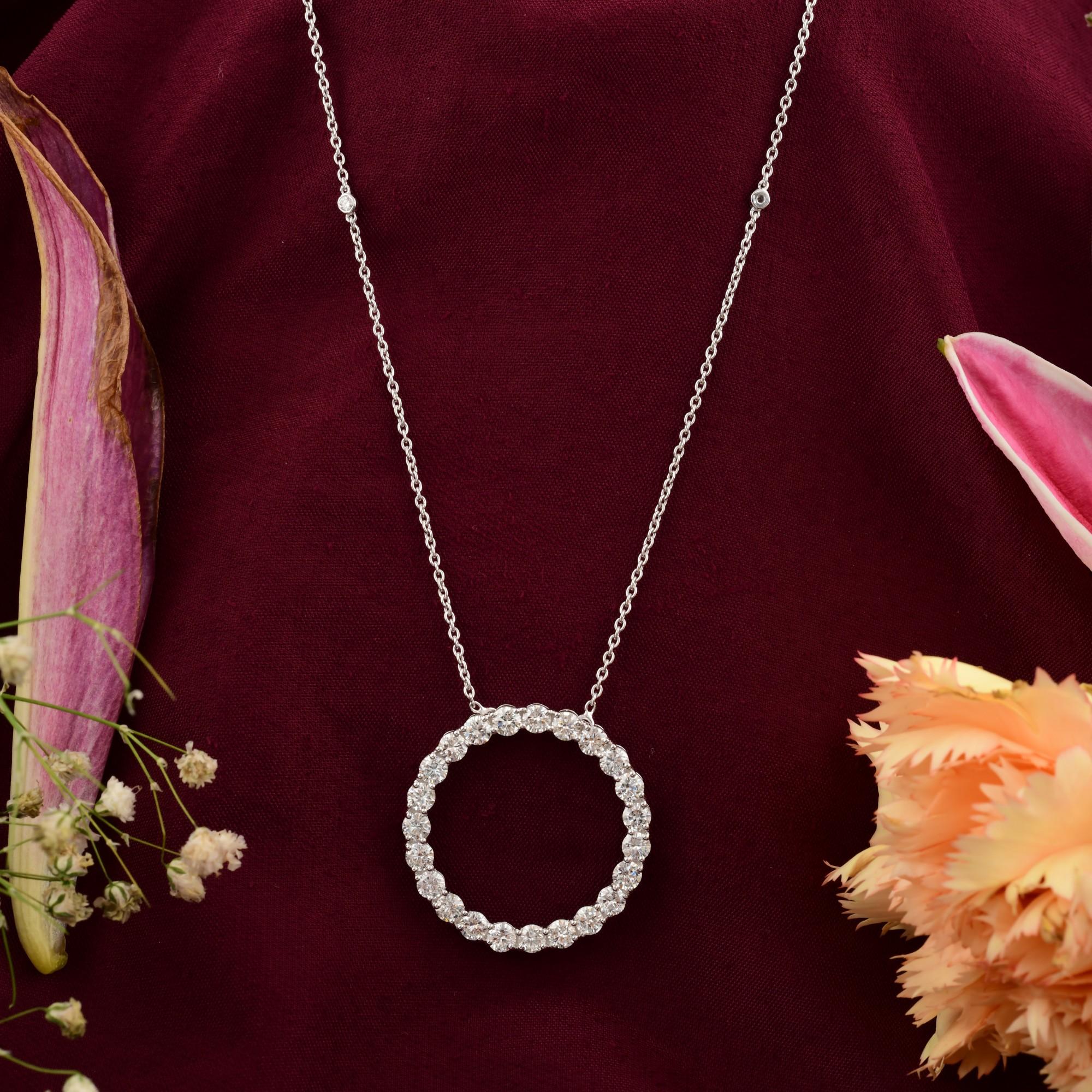 Collana con ciondolo a catena con diamante naturale da 3,56 carati in oro bianco 14 carati In condizioni Nuovo in vendita a Diera, Dubai