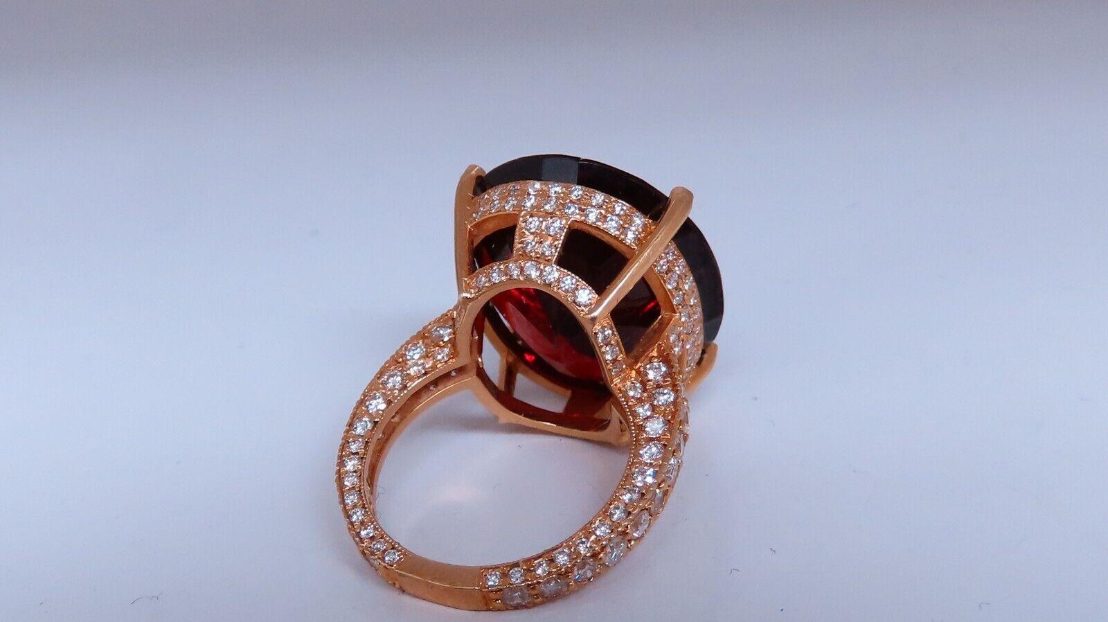 Natural 35.75 Carat Vivid Red Spessartite Diamond Ring 14kt In New Condition For Sale In New York, NY