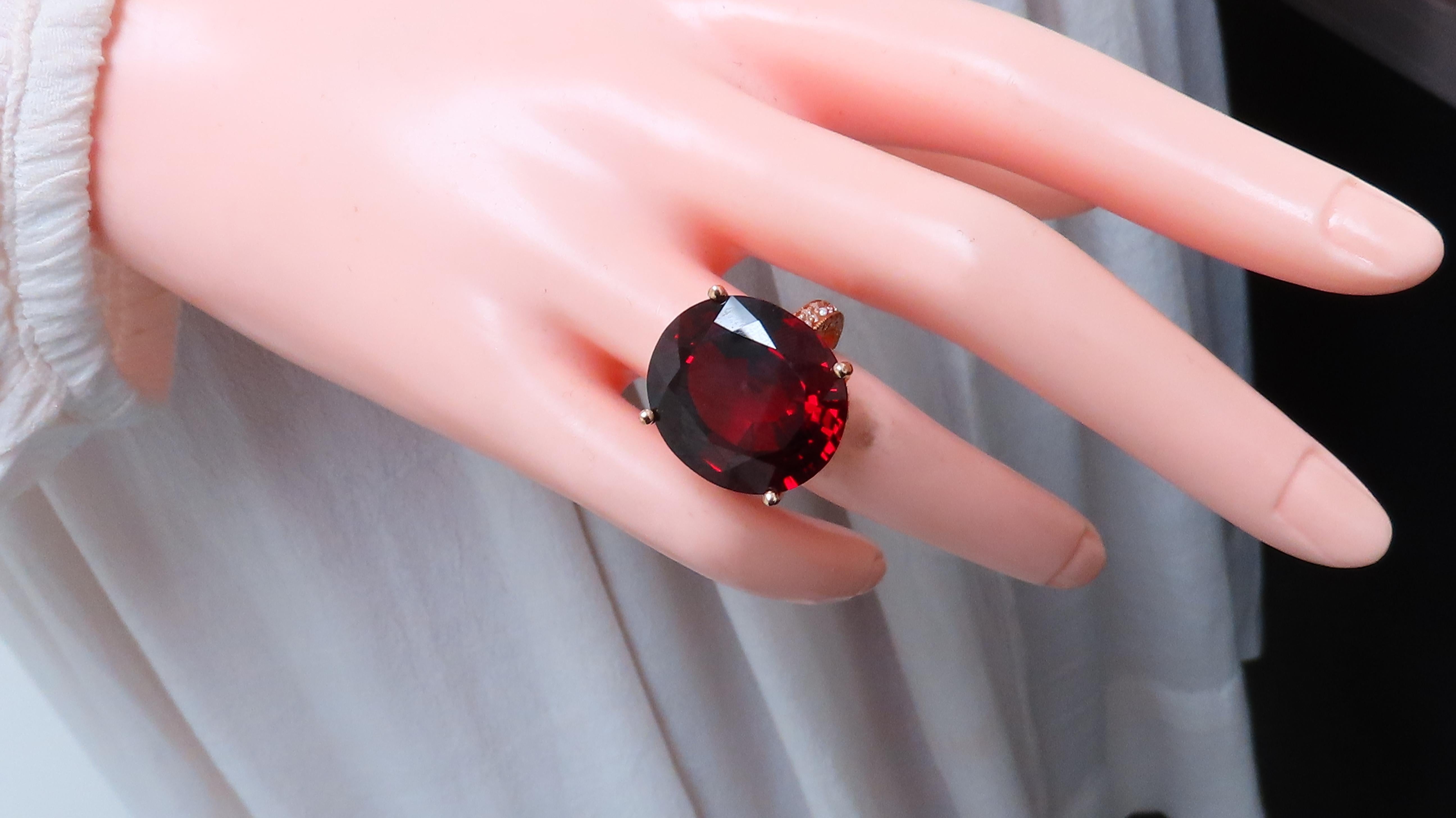 Women's or Men's Natural 35.75 Carat Vivid Red Spessartite Diamond Ring Encrusted For Sale