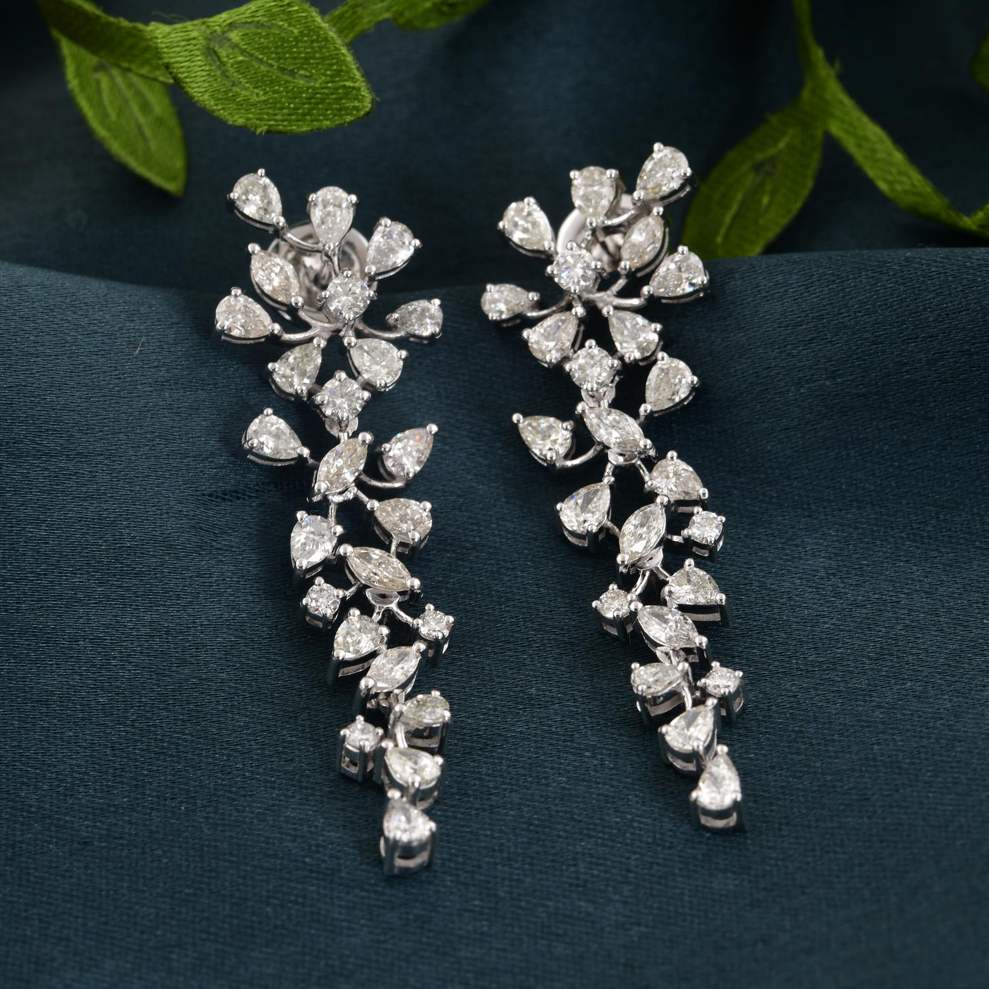 Pendants d'oreilles en or blanc massif 18 carats avec diamants naturels de 3,60 carats Pour femmes en vente