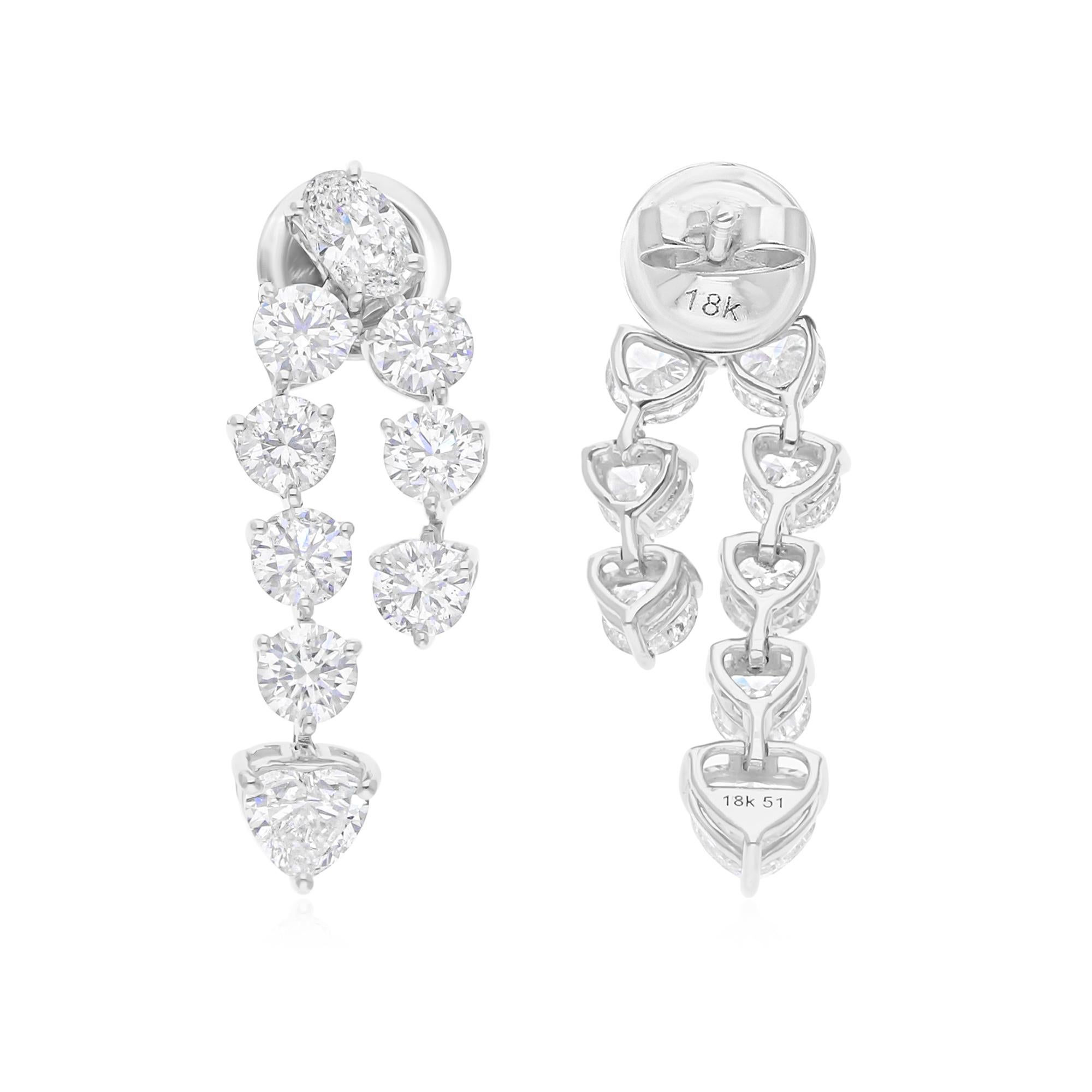Orecchini pendenti con diamanti multipli naturali da 3,61 carati SI/H Oro bianco 18 carati In condizioni Nuovo in vendita a Diera, Dubai