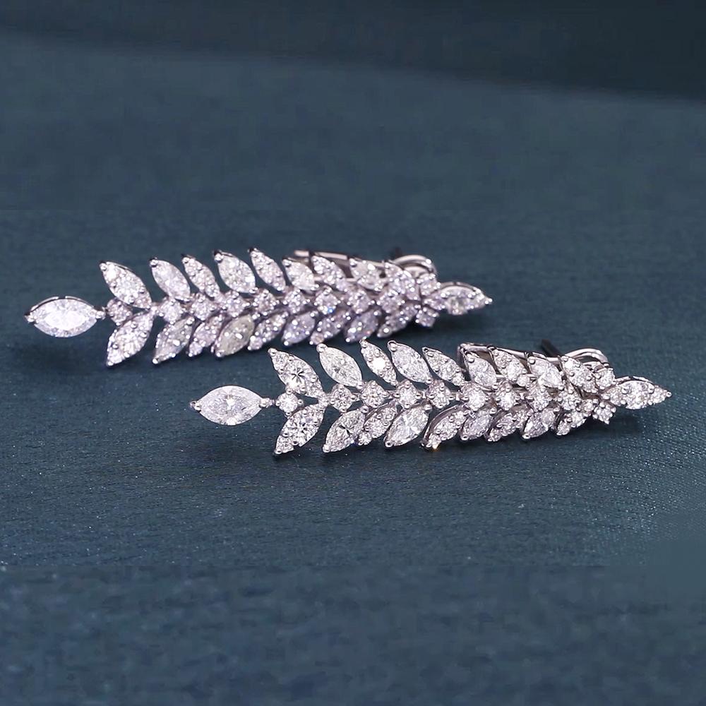Pendientes colgantes de diamantes naturales de 3,75 quilates Oro blanco de 18 quilates Joyería hecha a mano Corte redondo en venta