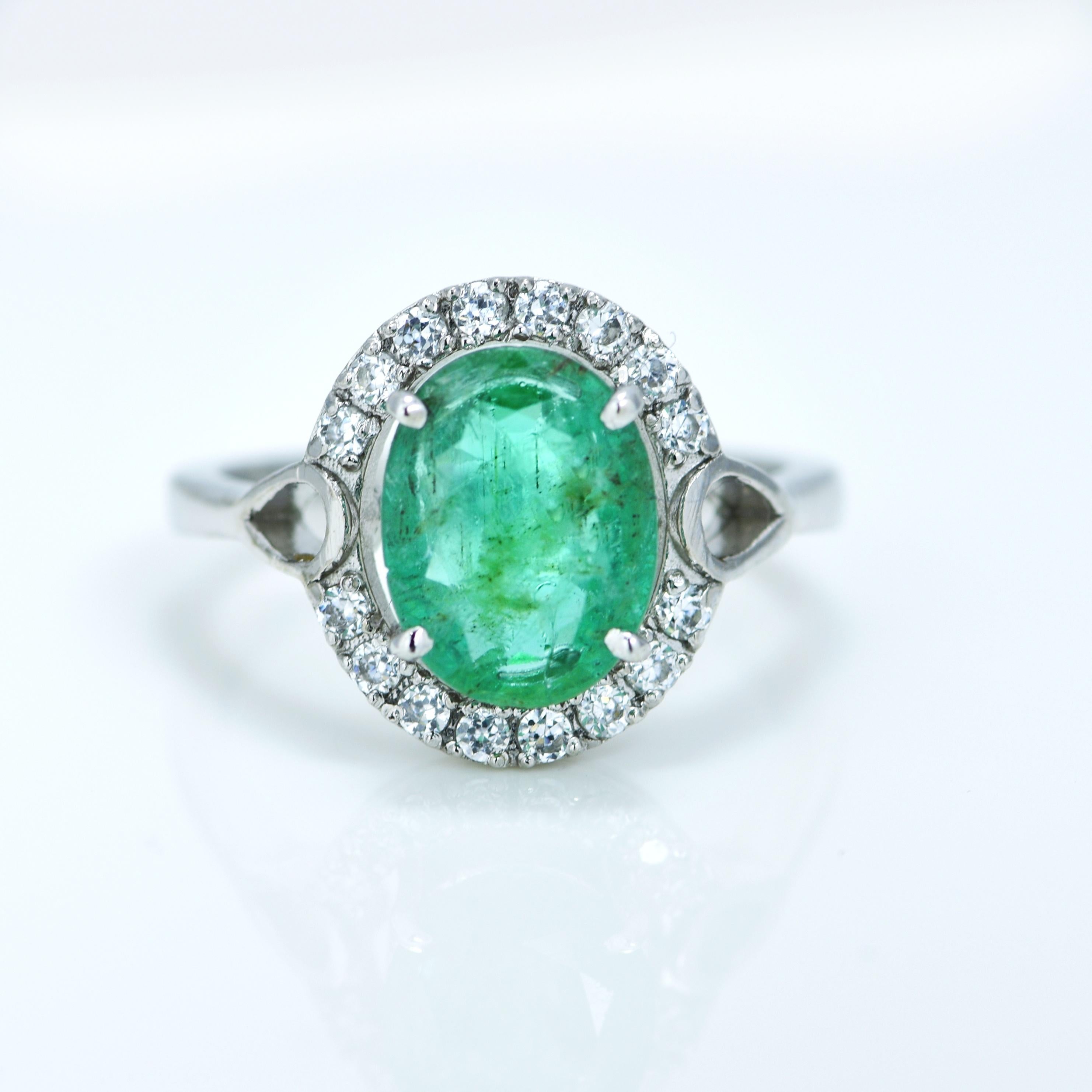 A beautifully designed Natural Emerald silver ring, 

Specifications 

Ring metal - 925 Silver
Ring Size - 6 US

Centre stone type - Natural Green Emerald
Centre stone size - 11.00 X 8.30 mm (Approx.)
Centre stone weight - 3.75 ct (Approx)
Centre